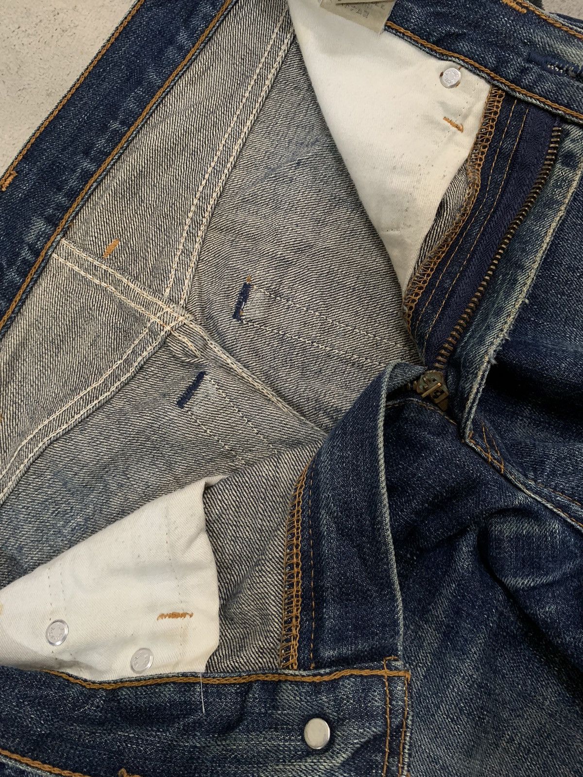 Levi's Vintage 90s Levis 502 Blue Wash Relaxed Fit Ripped Jeans Size US 30 / EU 46 - 19 Thumbnail