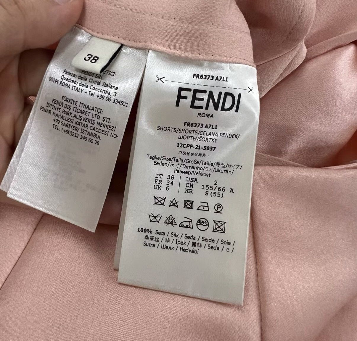 Fendi Fendi High-waisted Solid Color Slim-fit Shorts J41 Size 26" / US 2 / IT 38 - 5 Thumbnail