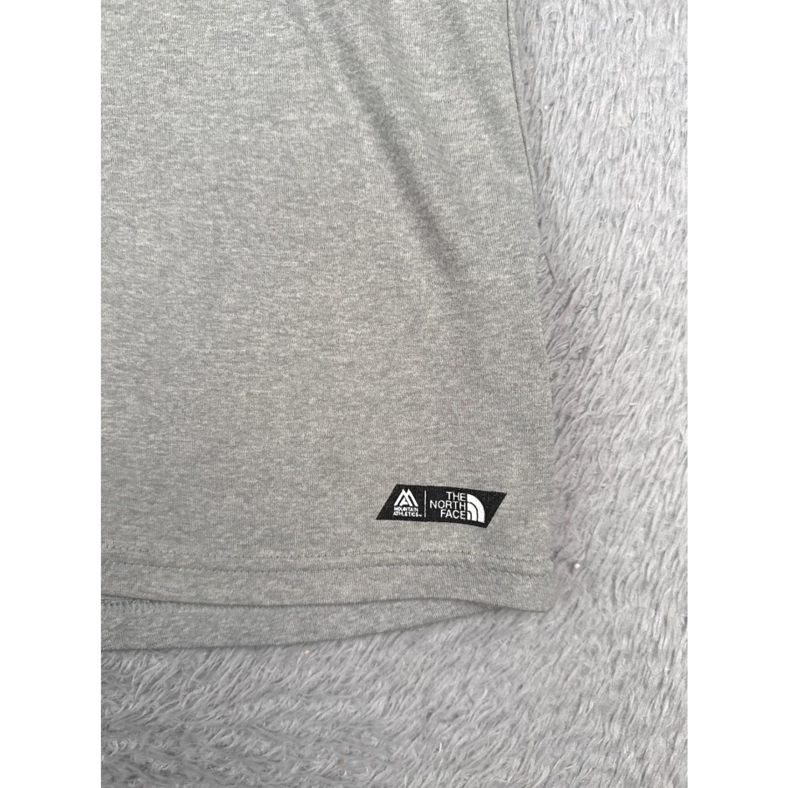 The North Face VINTAGE The North Face Shirt Men Large Gray Short Sleeve Crew Poly Mountain Athletics Size US L / EU 52-54 / 3 - 6 Thumbnail