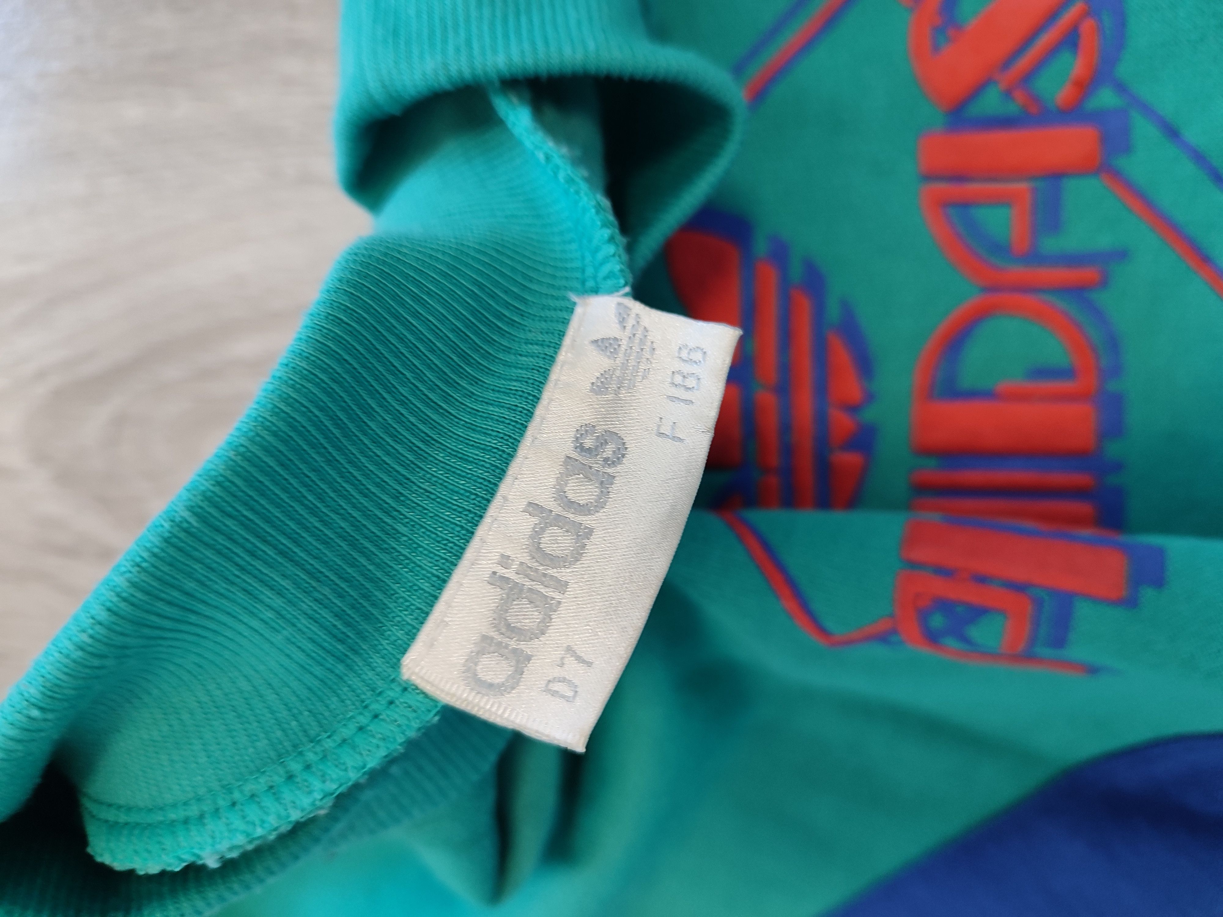 Adidas Vintage Adidas Sweatshirt size L Size US L / EU 52-54 / 3 - 9 Thumbnail