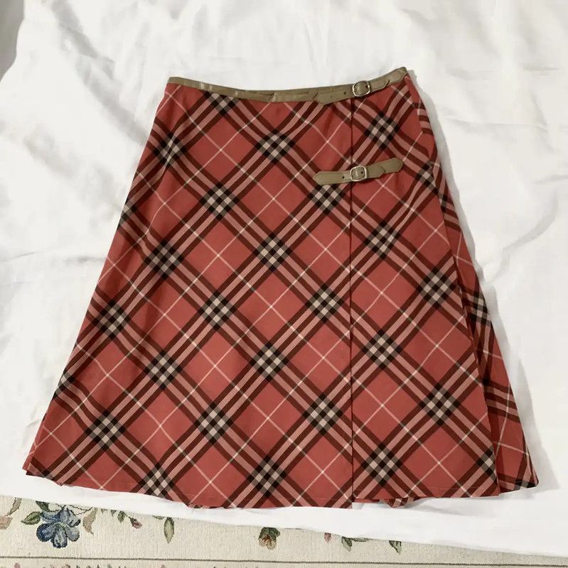 Burberry Burberry Red Wool Pleated Skirt Size 23" - 1 Thumbnail