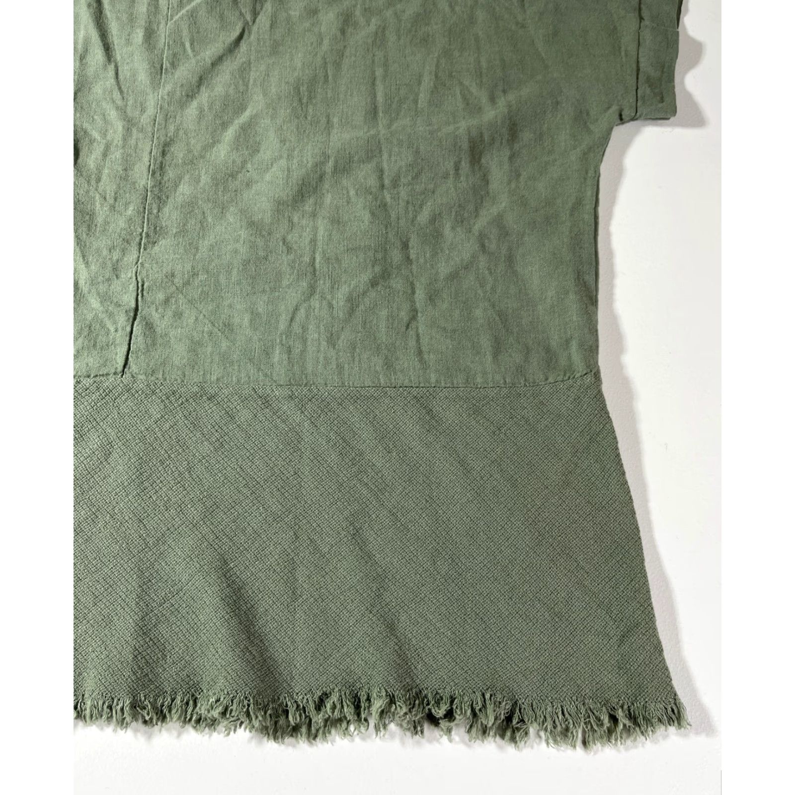 Vintage VINTAGE The Lino Lounge Women's Sleeveless Top Blouse One Size Green Bohemian Linen Blend Italy Heart Patch Size ONE SIZE - 7 Thumbnail