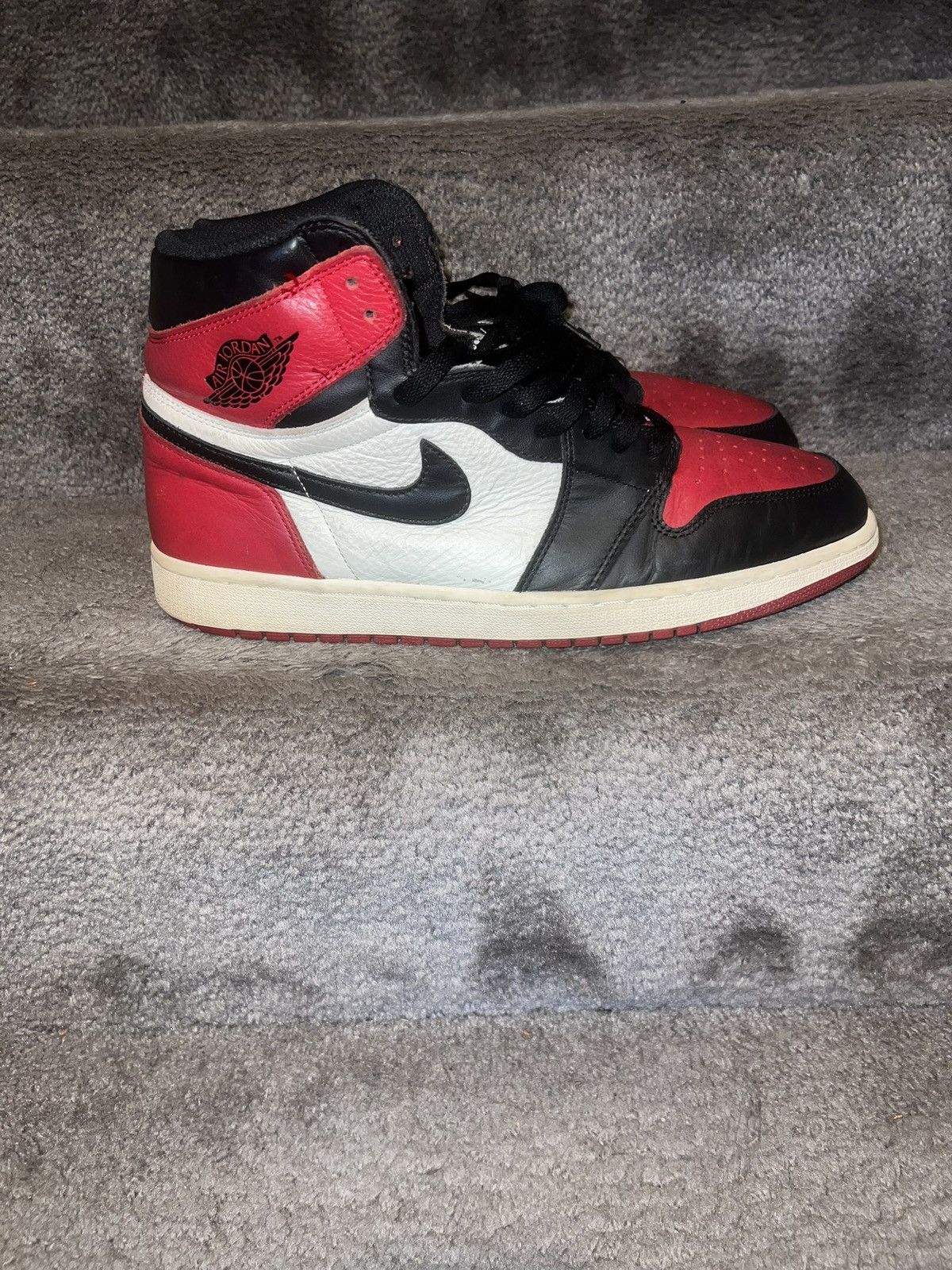 Jordan Brand Jordan 1 Bred Toe 12.5 Size US 12.5 / EU 45-46 - 2 Thumbnail
