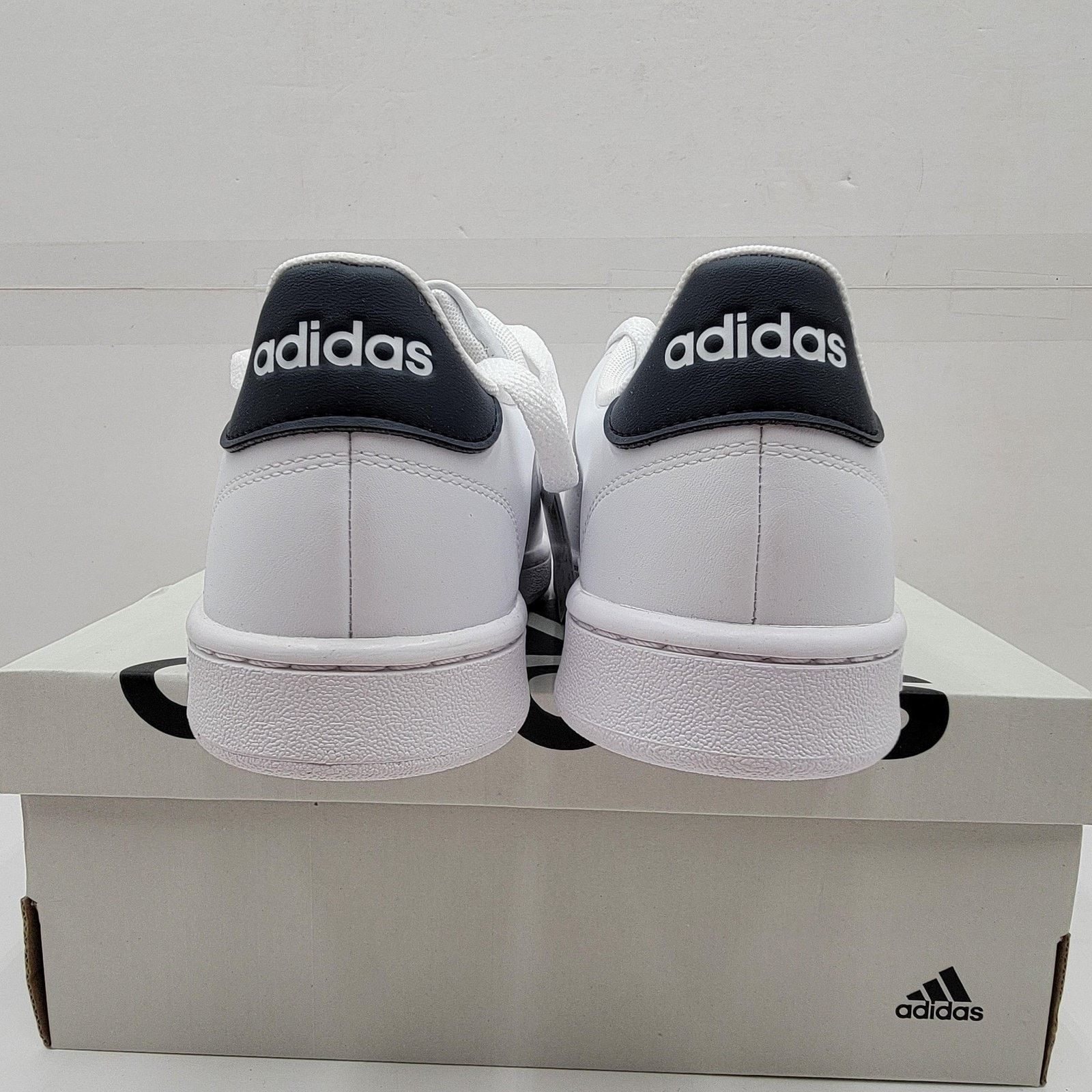 Adidas Adidas Advantage Mens Size 8.5 White Black Cloudfoam Comfort Size US 8.5 / EU 41-42 - 5 Thumbnail