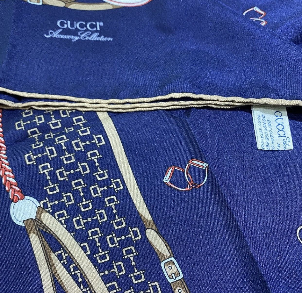 Vintage Vintage Gucci Silk Scarves . Size ONE SIZE - 12 Thumbnail
