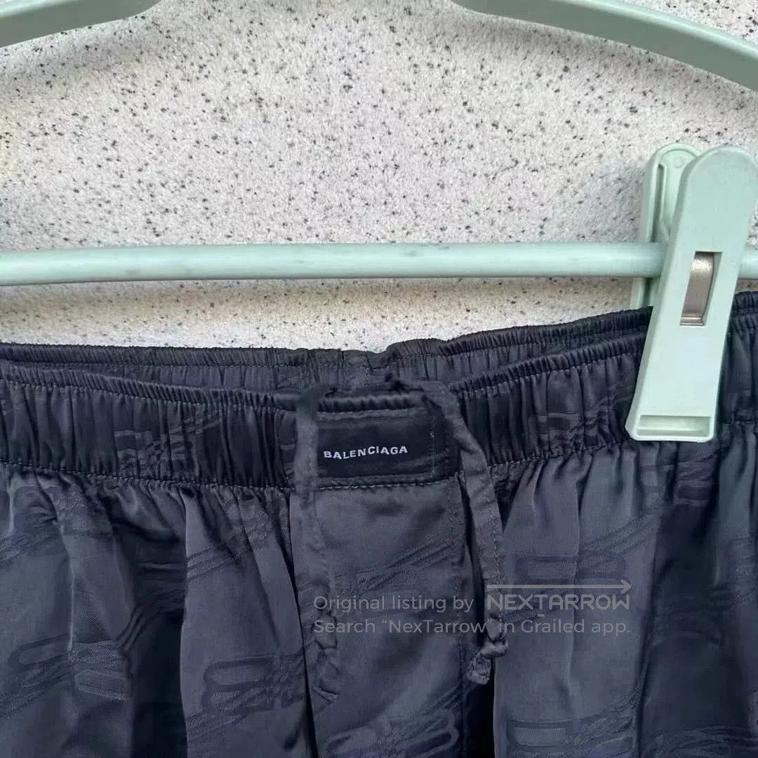Balenciaga Balenciaga Pleated Slogan All. Size US 30 / EU 46 - 2 Thumbnail