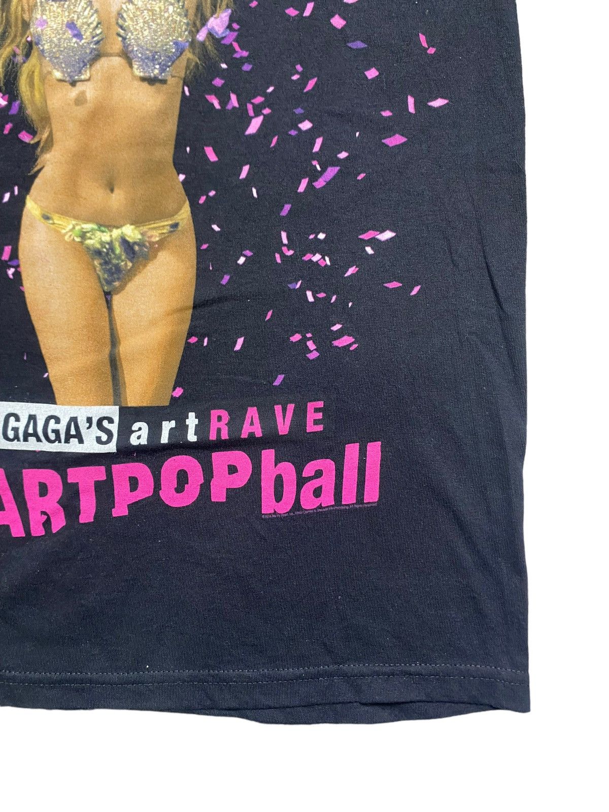 Band Tees VINTAGE LADY GAGA SINGER ARTRAVE ARTPOP BALL TEE Size US S / EU 44-46 / 1 - 5 Thumbnail