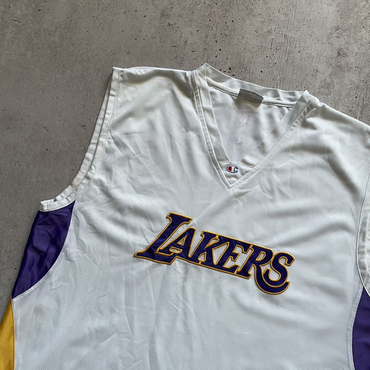 Champion × NBA × Vintage Lakers Champion vintage jersey NBA Size US XL / EU 56 / 4 - 2 Thumbnail