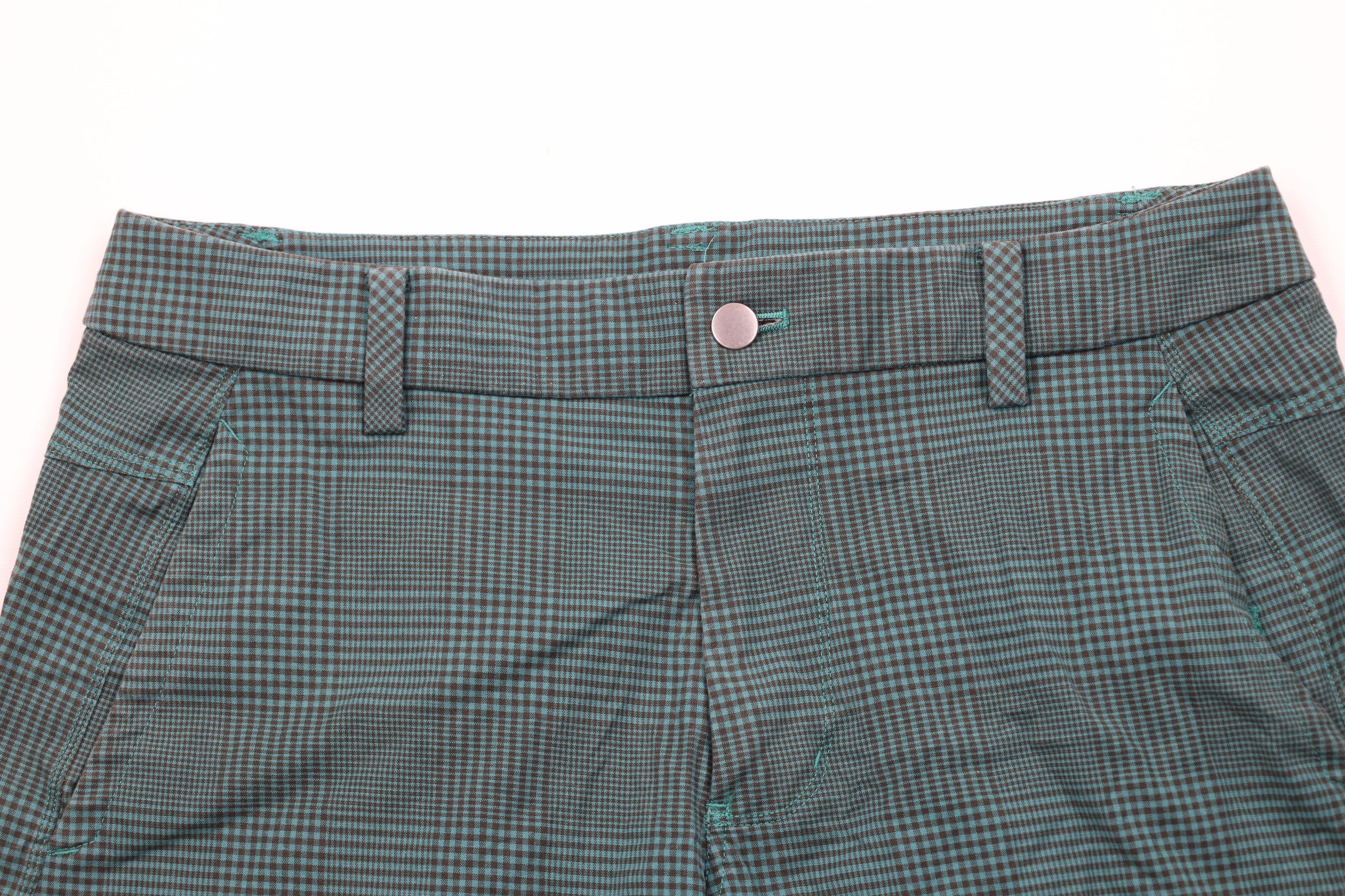 Lululemon Lululemon Flat Front Golfing Golf Chino Shorts Green Plaid Size US 34 / EU 50 - 2 Thumbnail