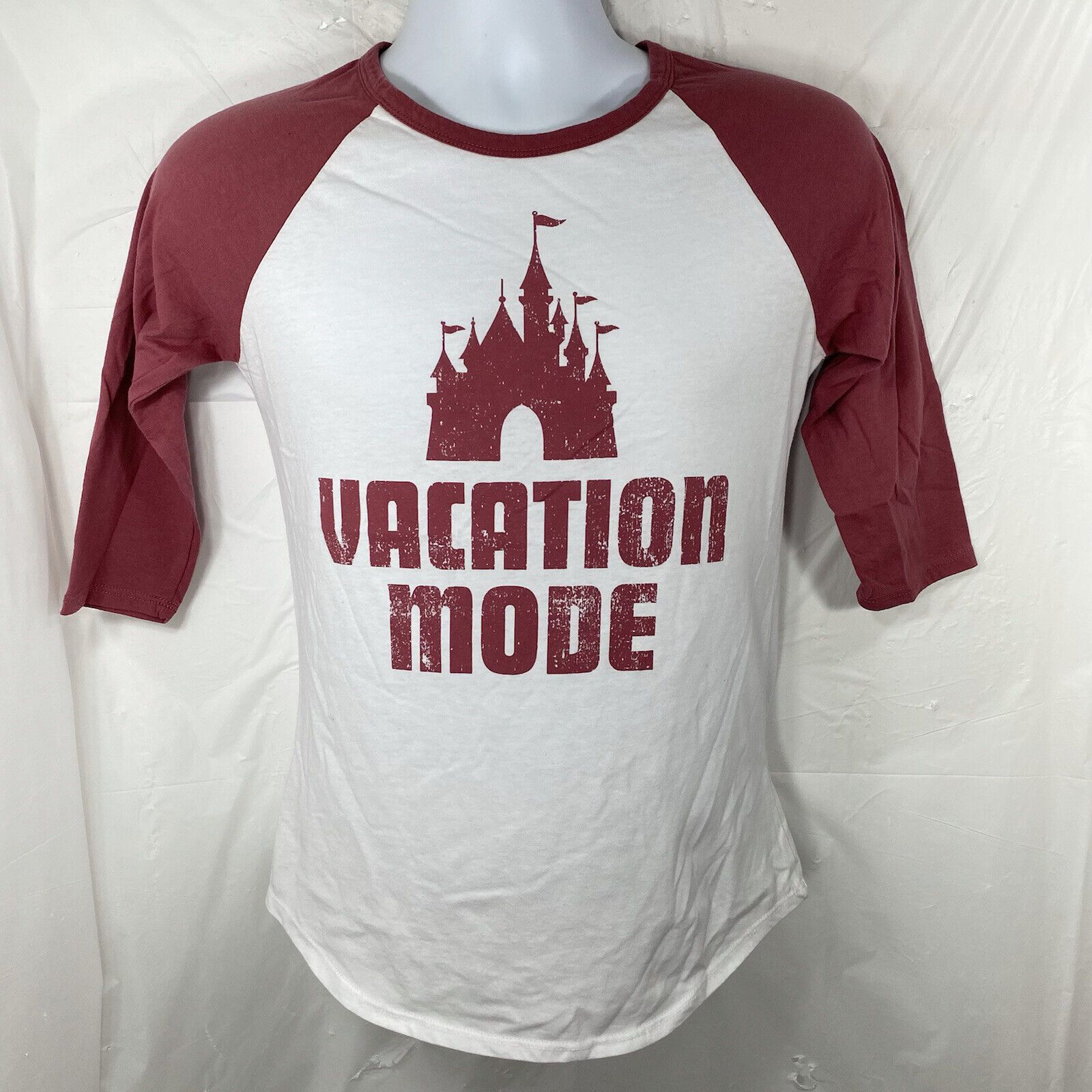 Disney Disney Parks 3/4 Sleeve 'Vacation Mode' Castle Graphic Tee Size US S / EU 44-46 / 1 - 1 Thumbnail