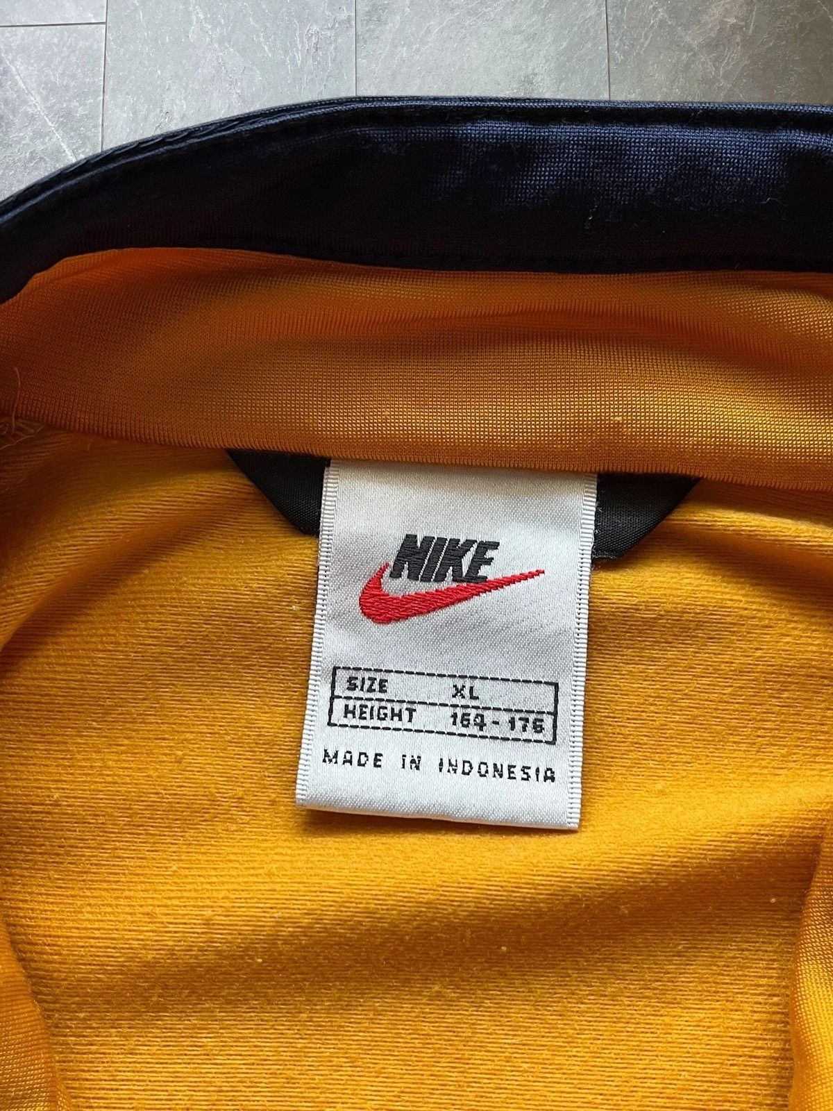 Nike OG Nike Windbreaker (164-176cm) = S Rare Vintage 1990s Size US S / EU 44-46 / 1 - 10 Thumbnail
