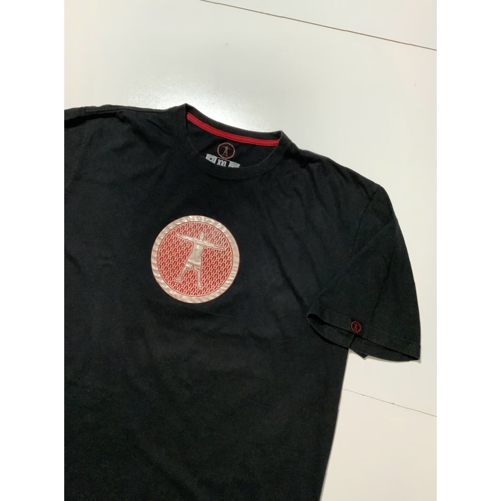 Converse VINTAGE Converse Dwyane Wade Miami Heat Basketball 3D Logo T-Shirt Sz. 2XL Mens Black T-Shirt Logo 90s Decade Sports Shirt Men Size US XXL / EU 58 / 5 - 4 Thumbnail