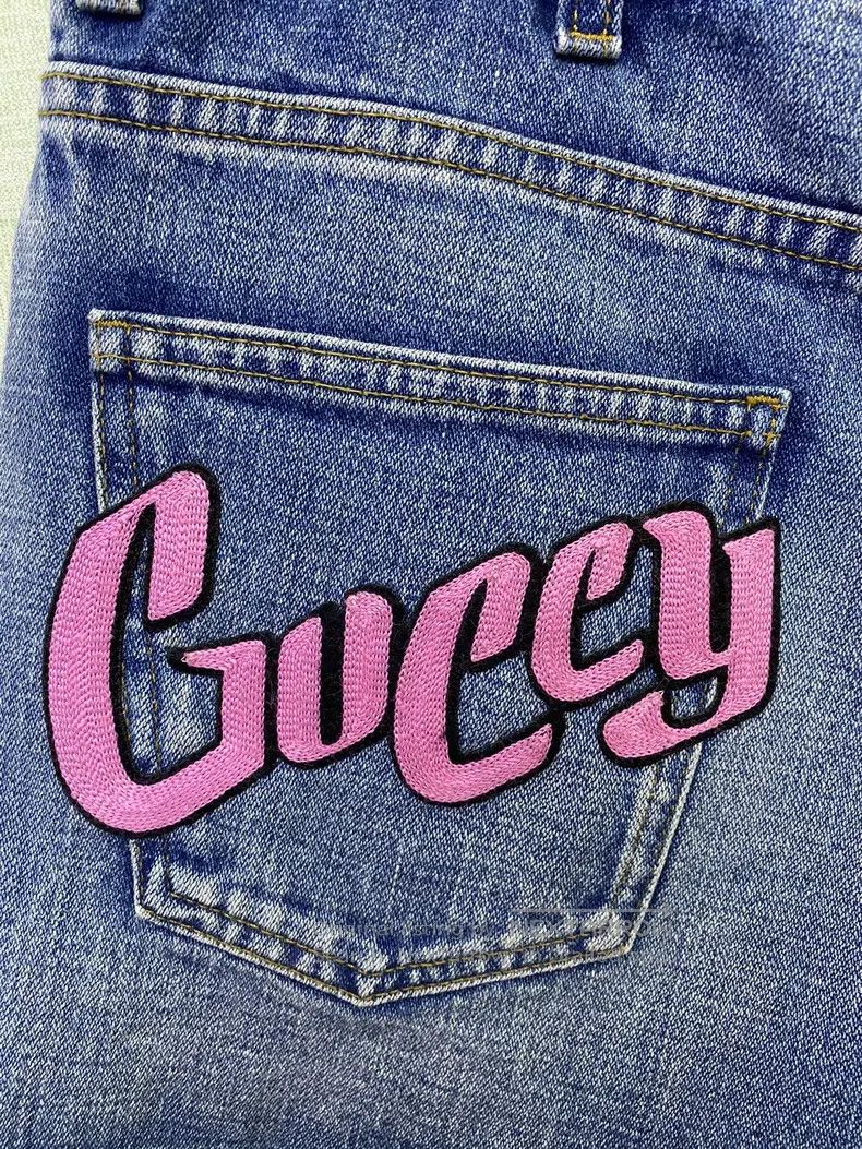 Gucci Gucci Denim strawberry embroidered shorts Size 27" / US 4 / IT 40 - 4 Thumbnail