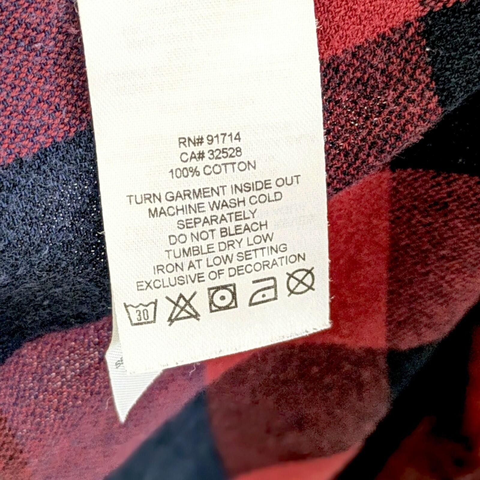 Armani Exchange Men's Armani Exchange XL Red Black Plaid Button Down Shirt Size US XL / EU 56 / 4 - 8 Thumbnail