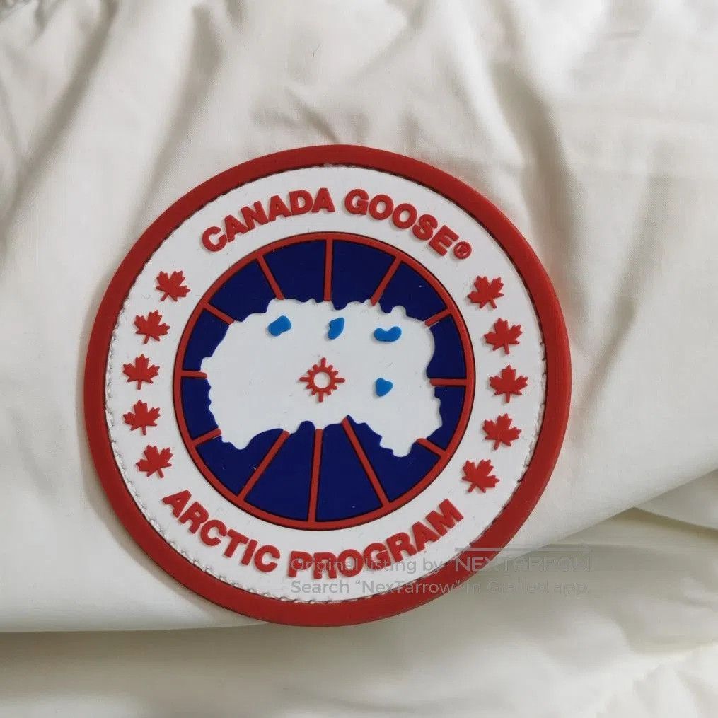 Canada Goose Canada Goose Logo Reversible Vest M Size. Size US M / EU 48-50 / 2 - 4 Thumbnail