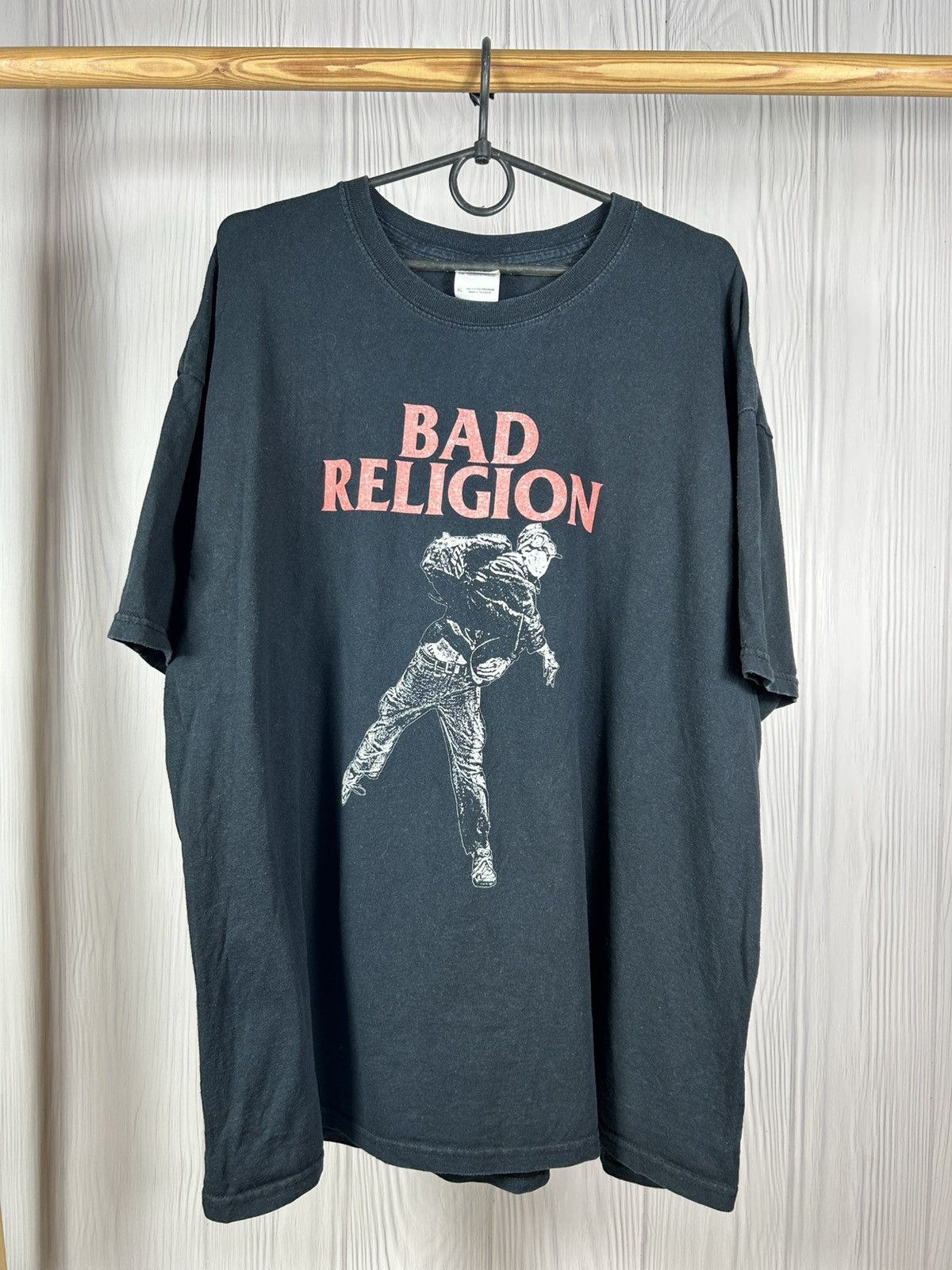 Band Tees Vintage Bad Religion Big Logo 2011 Tour T-Shirt Size XL Punk Size US XL / EU 56 / 4 - 1 Thumbnail