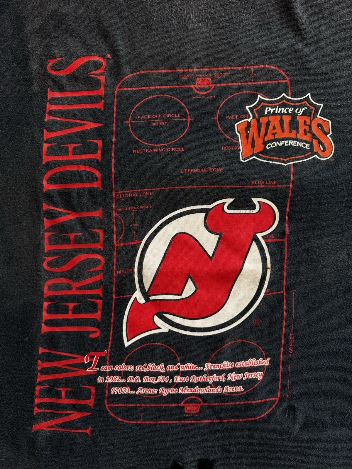Vintage Vintage 90s New Jersey Devils NHL Nutmeg Mills Faded T-Shirt Size ONE SIZE - 3 Thumbnail