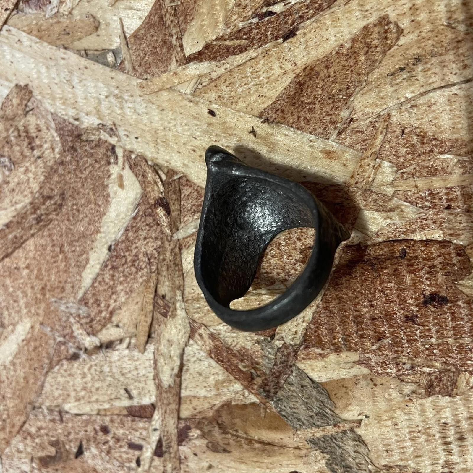 Vintage [80s Vintage] • : 1980s gothic “Bald Eagle” biker ring. Size ONE SIZE - 2 Thumbnail