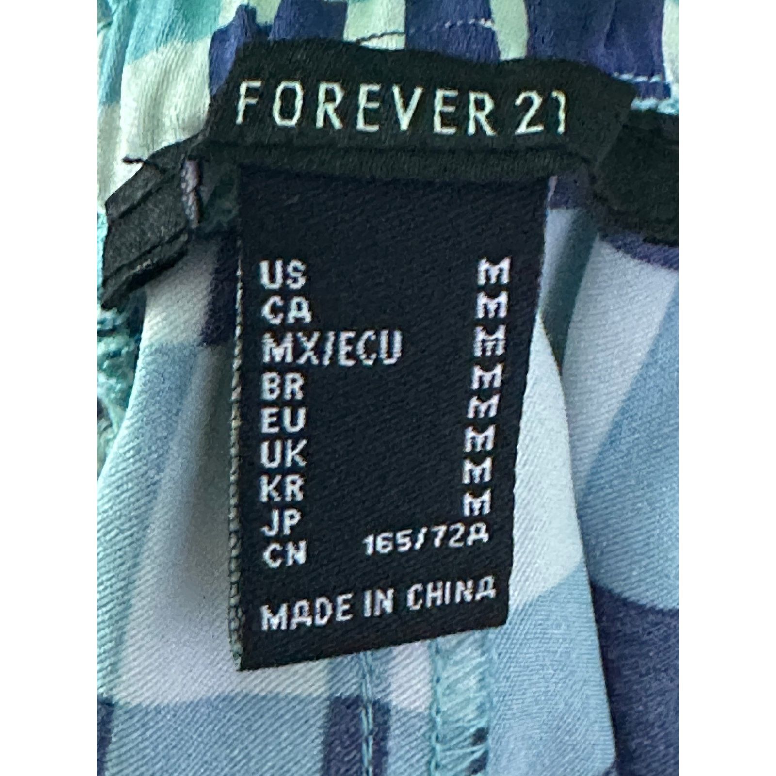 Forever 21 Forever 21 blue satin check print shorts size Medium Size 28" / US 6 / IT 42 - 3 Thumbnail