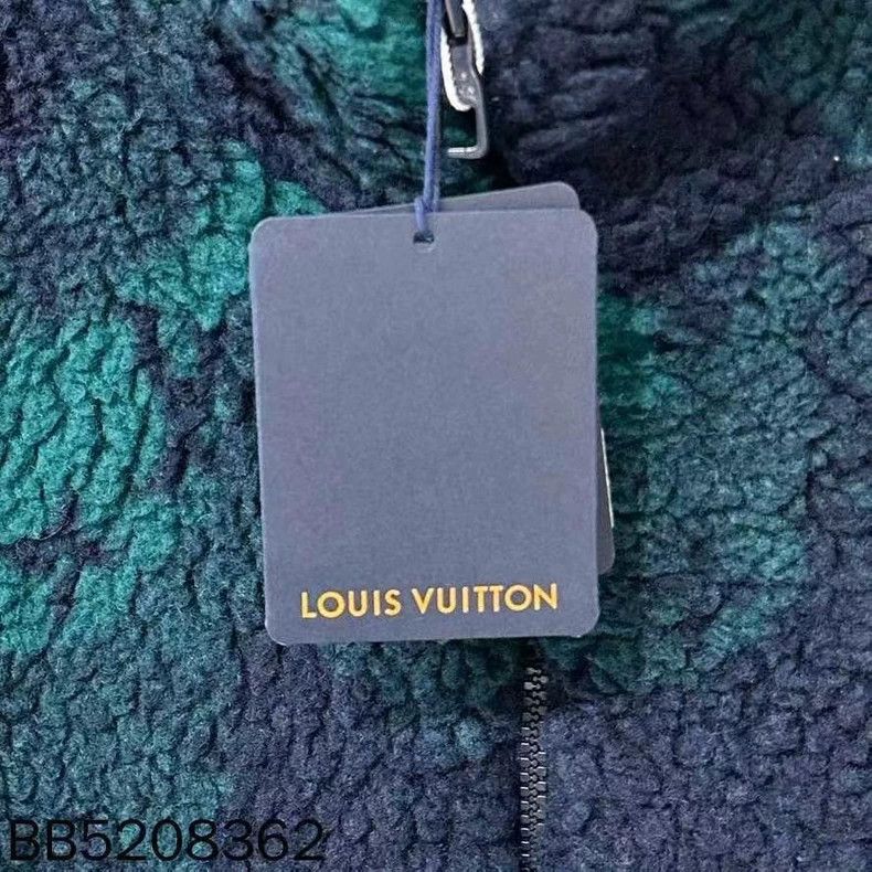 Louis Vuitton Louis Vuitton Black and green gradient full print teddy ja Size US M / EU 48-50 / 2 - 5 Thumbnail