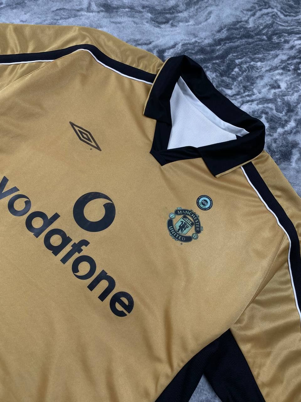 Vintage Vintage Manchester United 2001 2002 Reversible Away Shirt Size US XL / EU 56 / 4 - 15 Thumbnail
