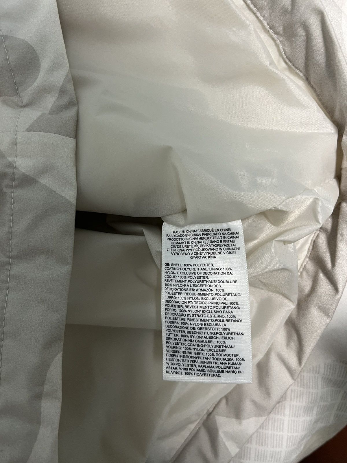 Kaws × The North Face Kaws TNF Mountain Jacket Size US M / EU 48-50 / 2 - 7 Thumbnail