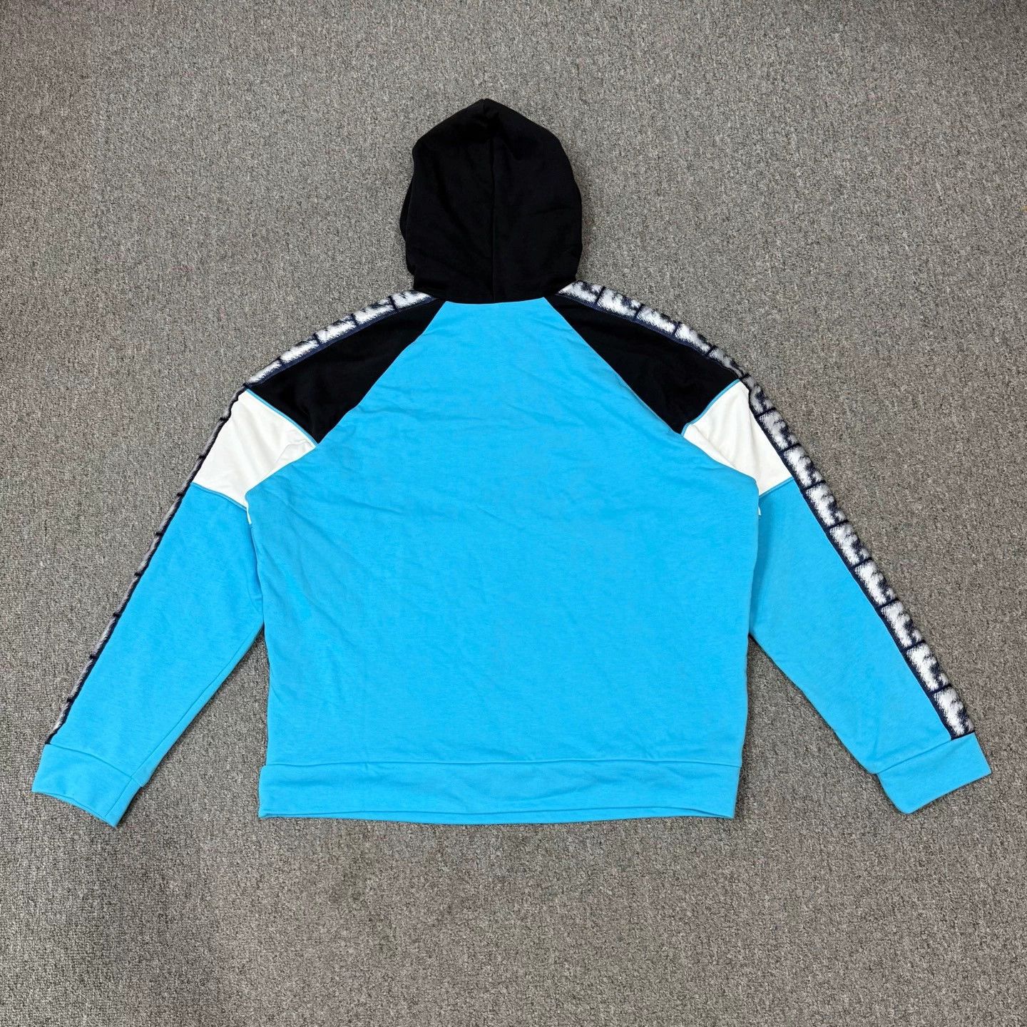 Fendi Fendi Blue Double F Logo All Over Print Hoodie XL Size US XL / EU 56 / 4 - 2 Thumbnail