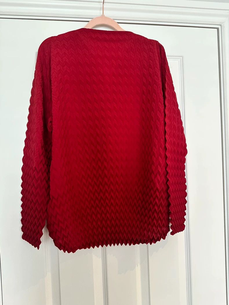 Issey Miyake Issey Miyake size:2 Red fish-scale cardigan Size M / US 6-8 / IT 42-44 - 5 Thumbnail