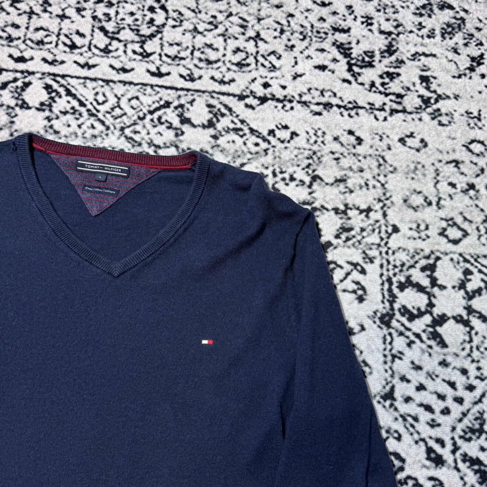 Tommy Hilfiger × Vintage Vintage Tommy Hilfiger Navy Blue Cotton Crewneck Size L Size US L / EU 52-54 / 3 - 4 Thumbnail