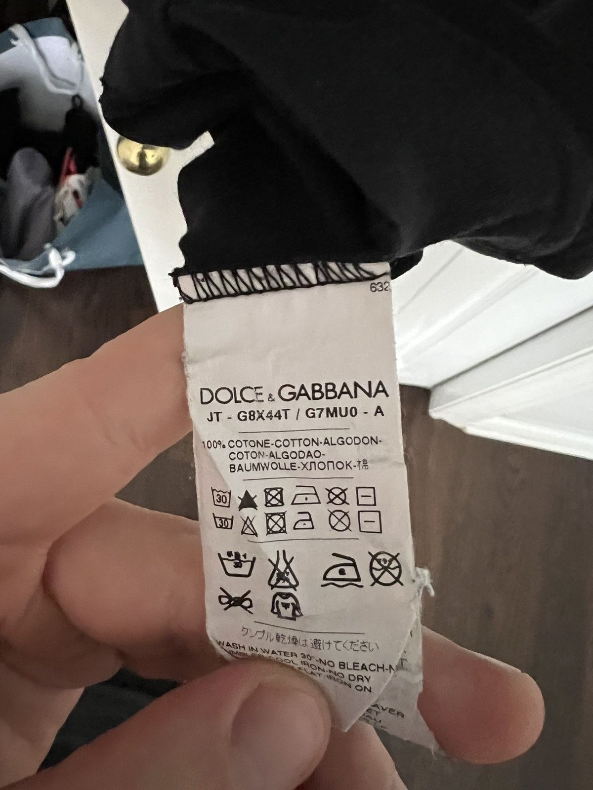Dolce & Gabbana Black D&G V Neck t shirt Size US L / EU 52-54 / 3 - 5 Thumbnail