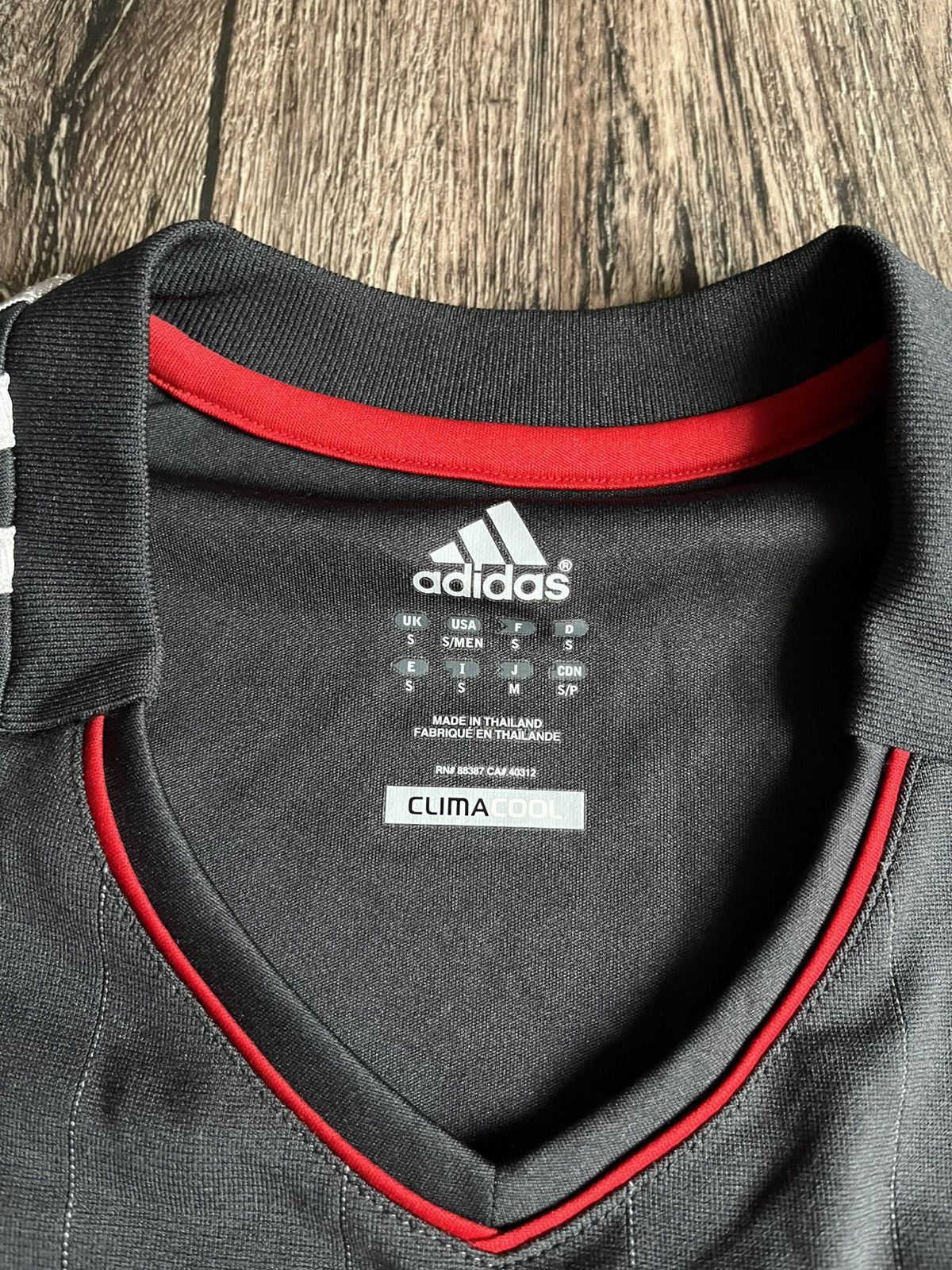 Adidas Vintage Adidas Liverpool 2011 2012 Away Football Jersey Size US S / EU 44-46 / 1 - 5 Thumbnail