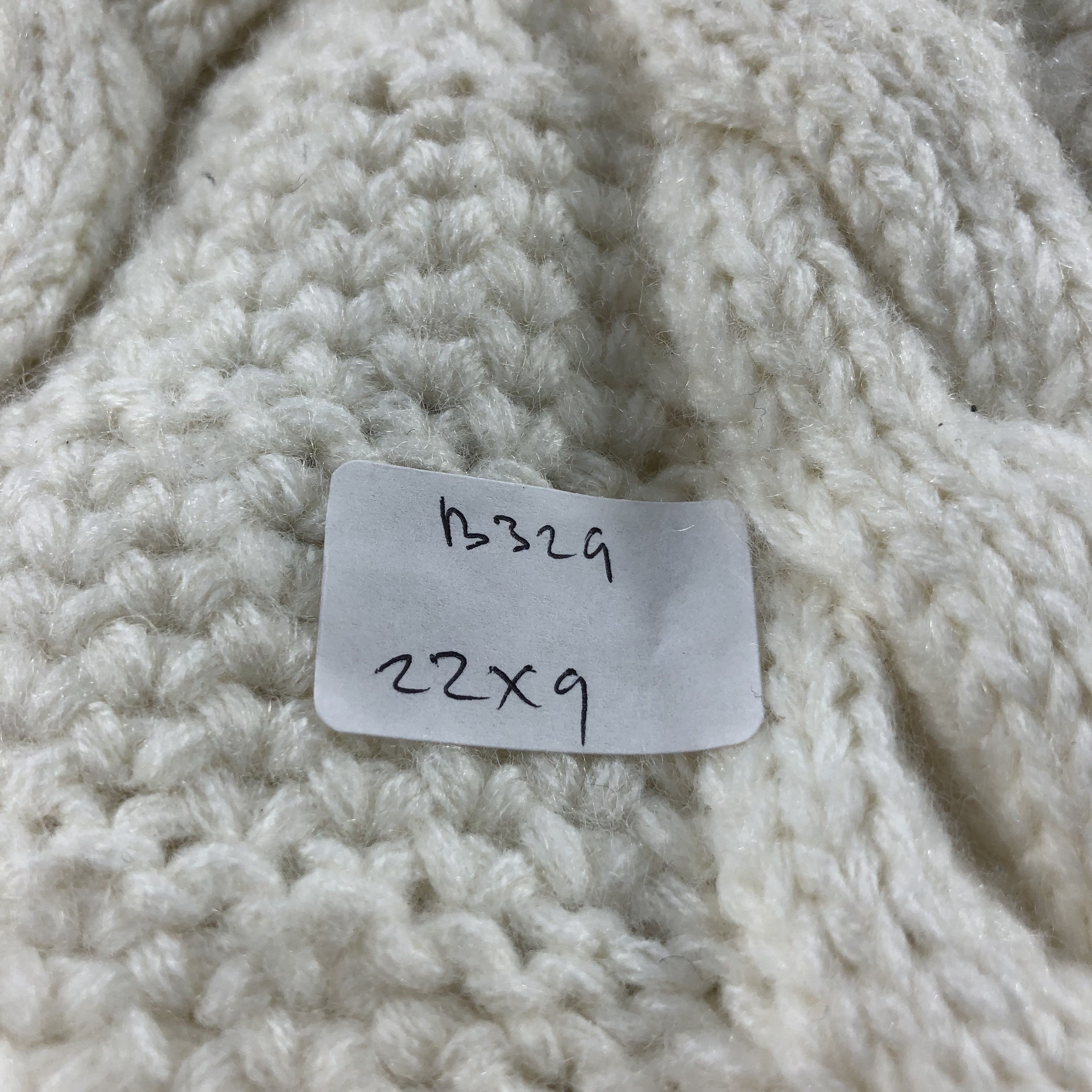 Vintage Angelic Cable Knit Bobble Beanie Snowcap Snow Hat B329 Size ONE SIZE - 10 Thumbnail