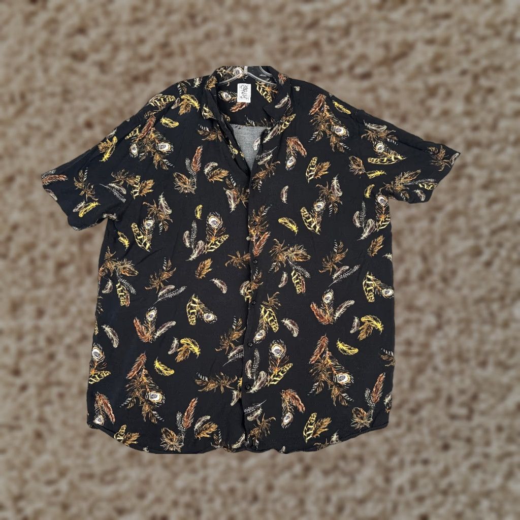 Vintage VINTAGE 185 Couture Shirt Men 1XL Black Floral Feathers AOP Hawaiian Button Cotton Read Size US XL / EU 56 / 4 - 1 Thumbnail