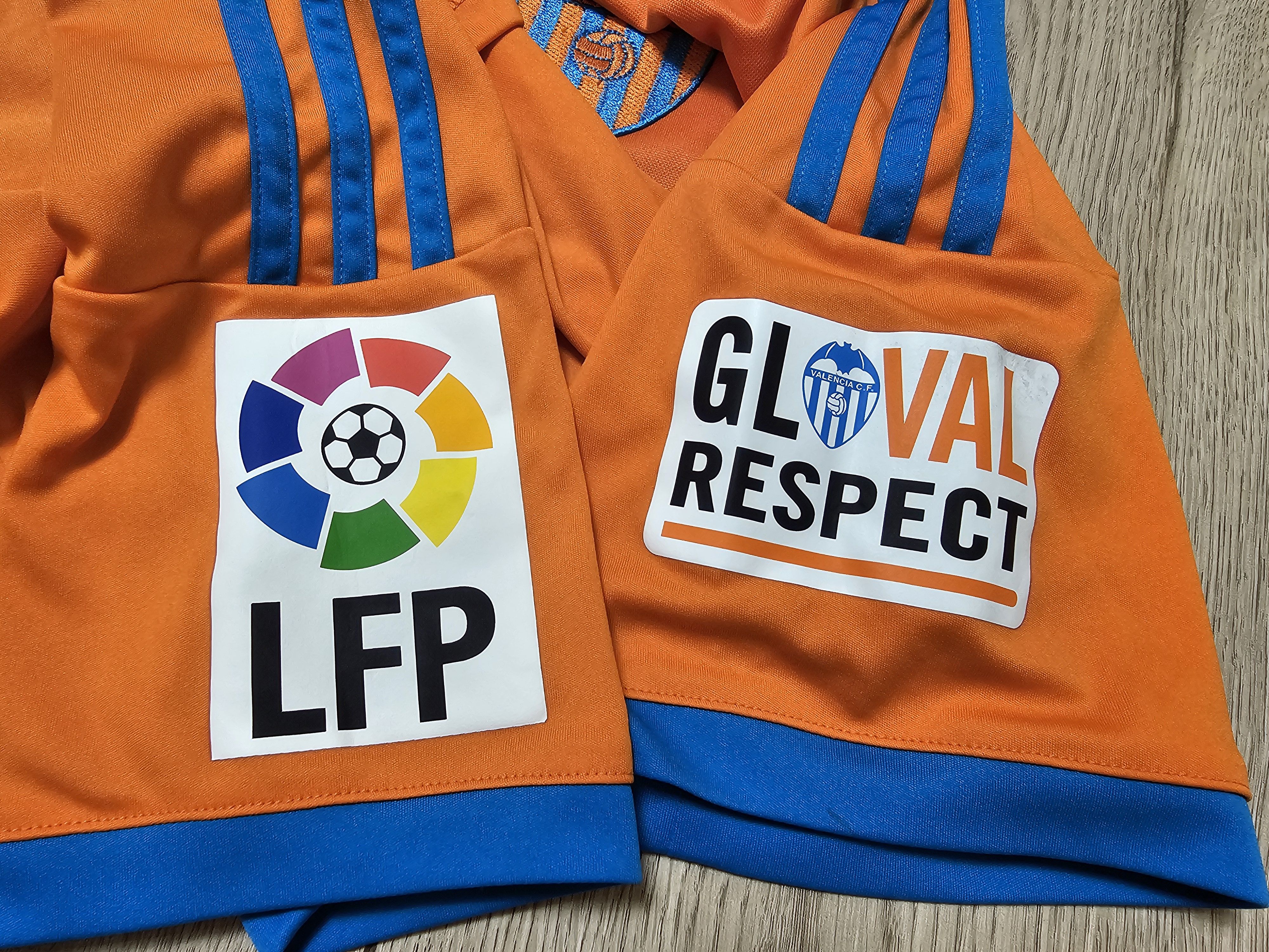 Adidas VALENCIA 2014 2015 AWAY FOOTBALL SHIRT SPAIN SOCCER JERSEY Size US L / EU 52-54 / 3 - 5 Thumbnail