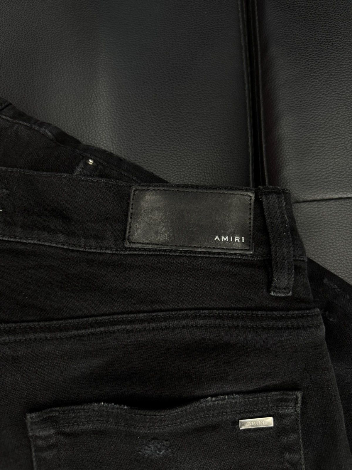 Amiri Amiri Logo Black White Patch Jeans Size 32 Pre Owned 🧼 Size US 32 / EU 48 - 10 Thumbnail