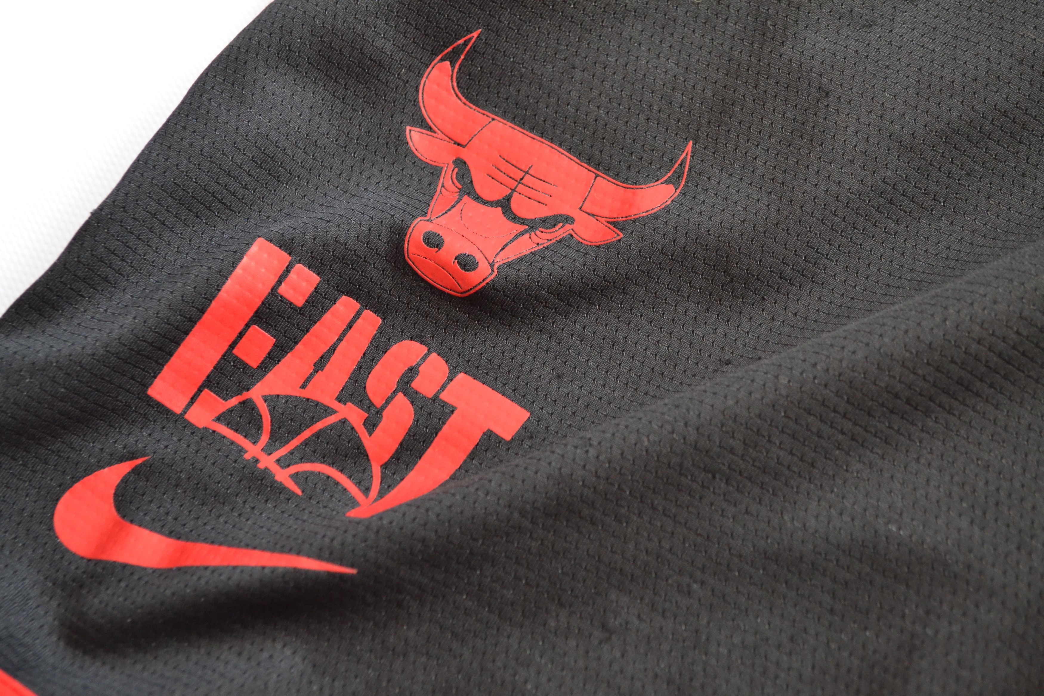 Nike Chicago Bulls Courtside NIKE NBA Shorts Size US 30 / EU 46 - 7 Thumbnail