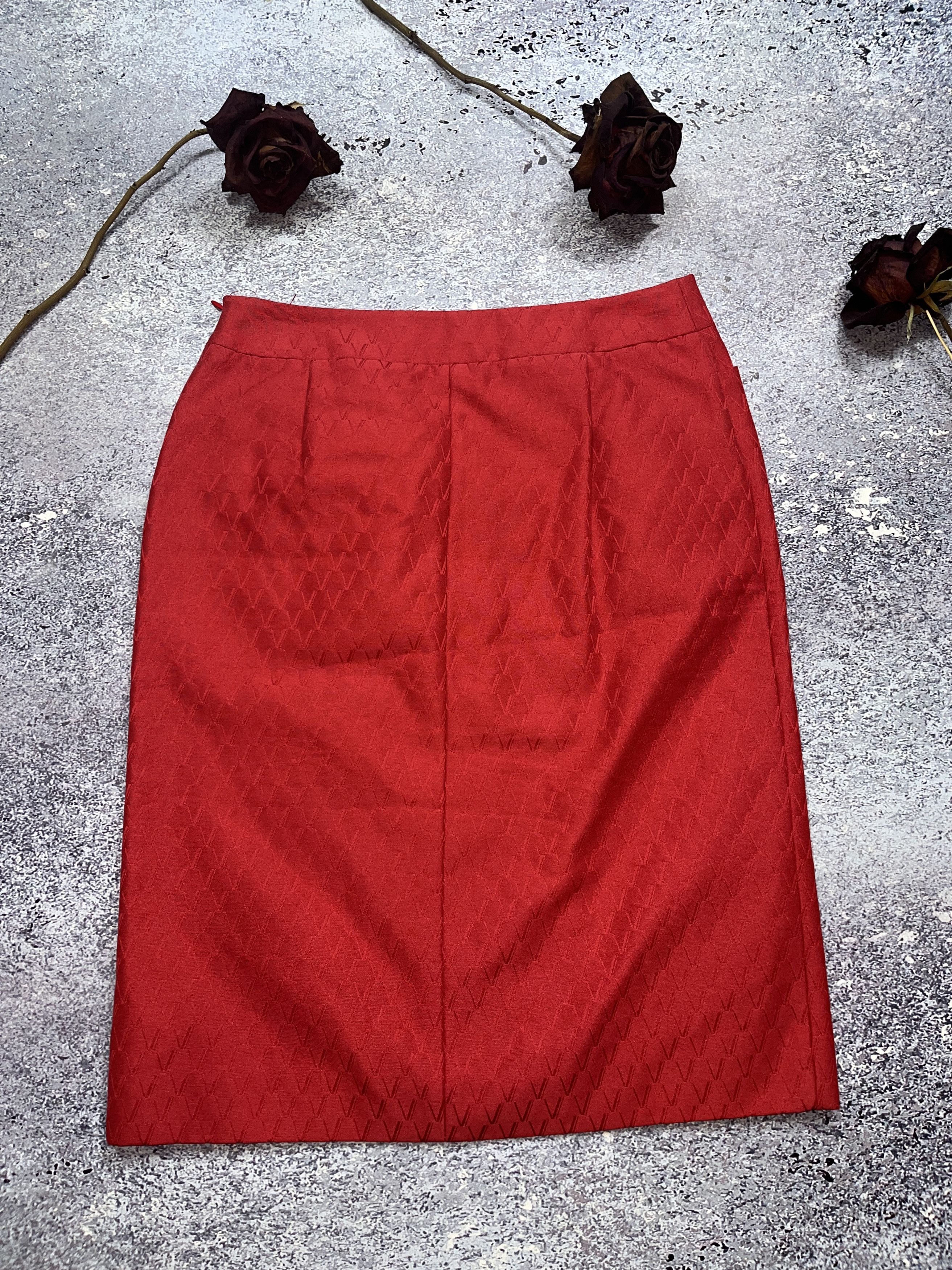 Valentino Vintage Beautiful Monogram Valentino Red Mini skirt Size 26" / US 2 / IT 38 - 1 Thumbnail