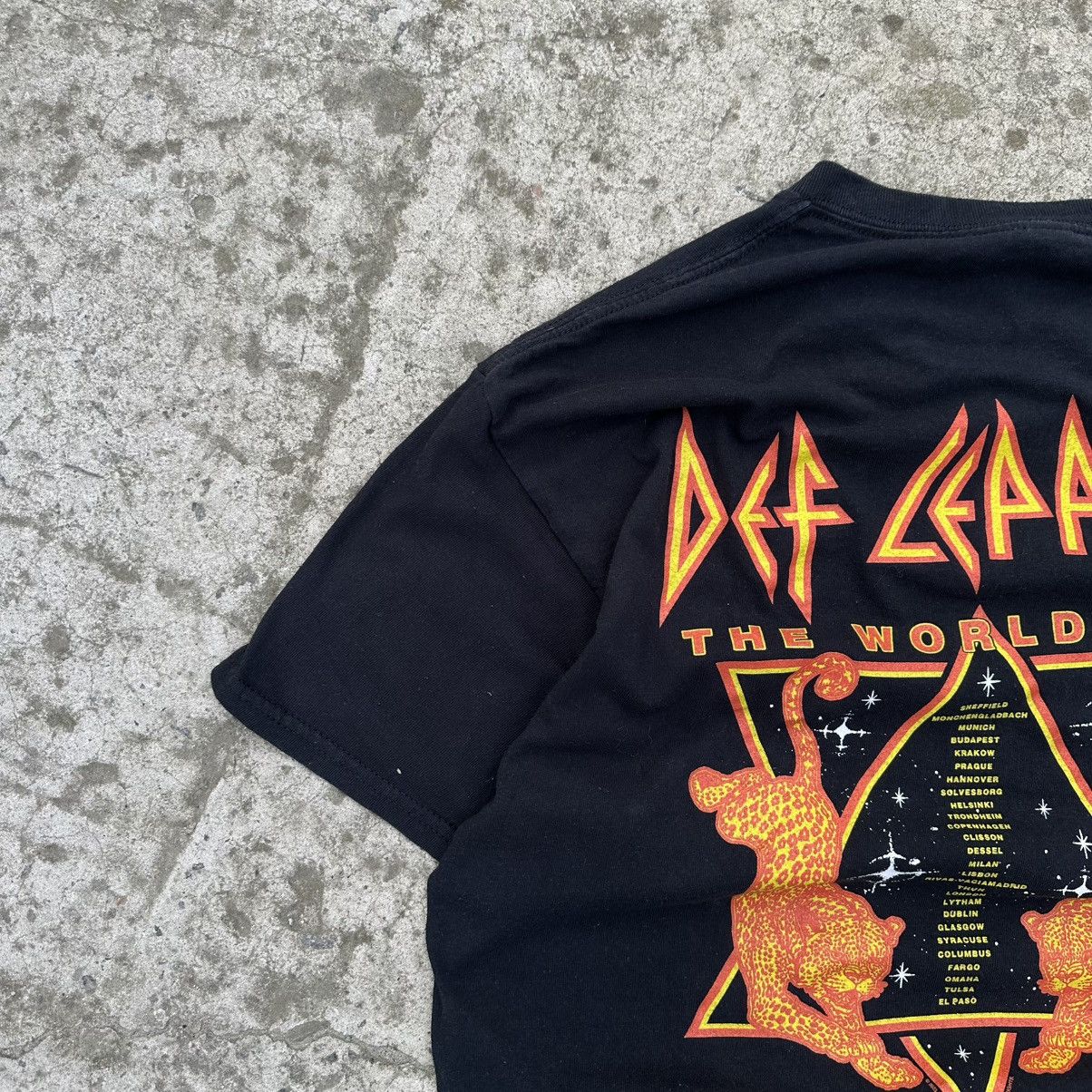 A$AP Rocky Vintage Adult Def Leppard T-shirts Big Logo Band Rock Y2K Size US L / EU 52-54 / 3 - 8 Thumbnail