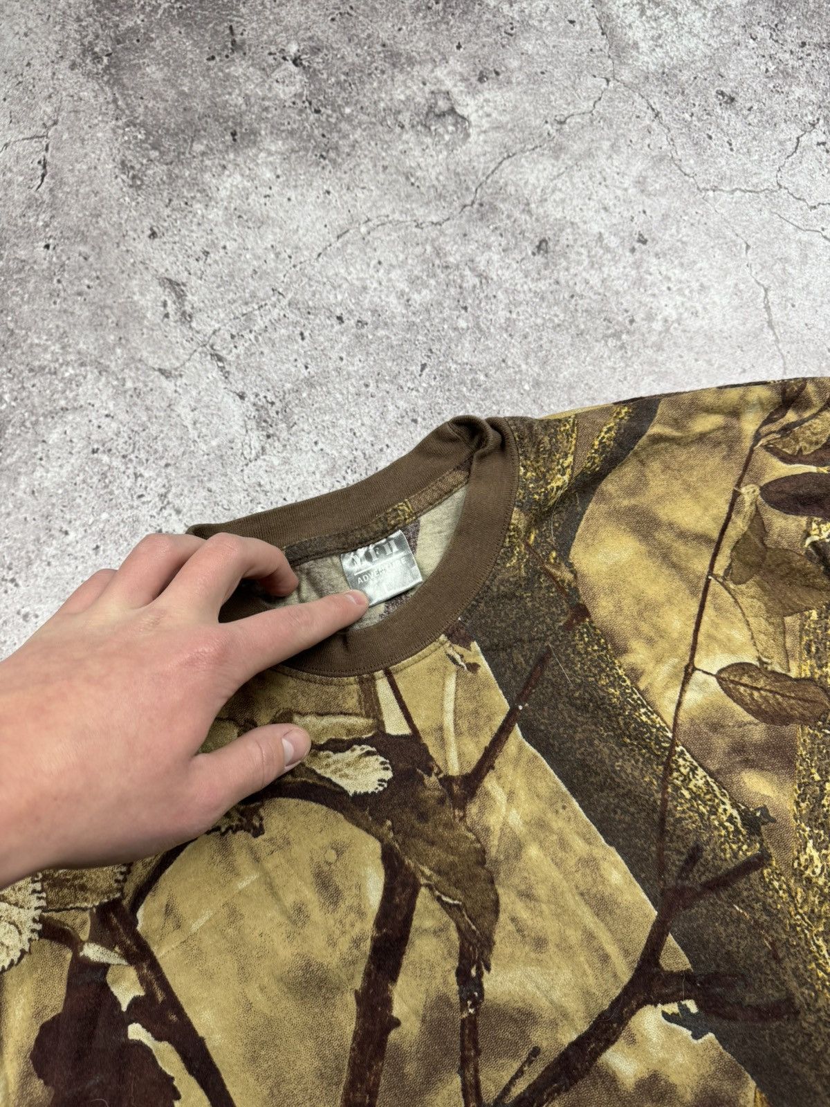 Realtree Vintage Realtree Camo T Shirt L Y2K Camouflage Japan Tee Size US L / EU 52-54 / 3 - 4 Thumbnail