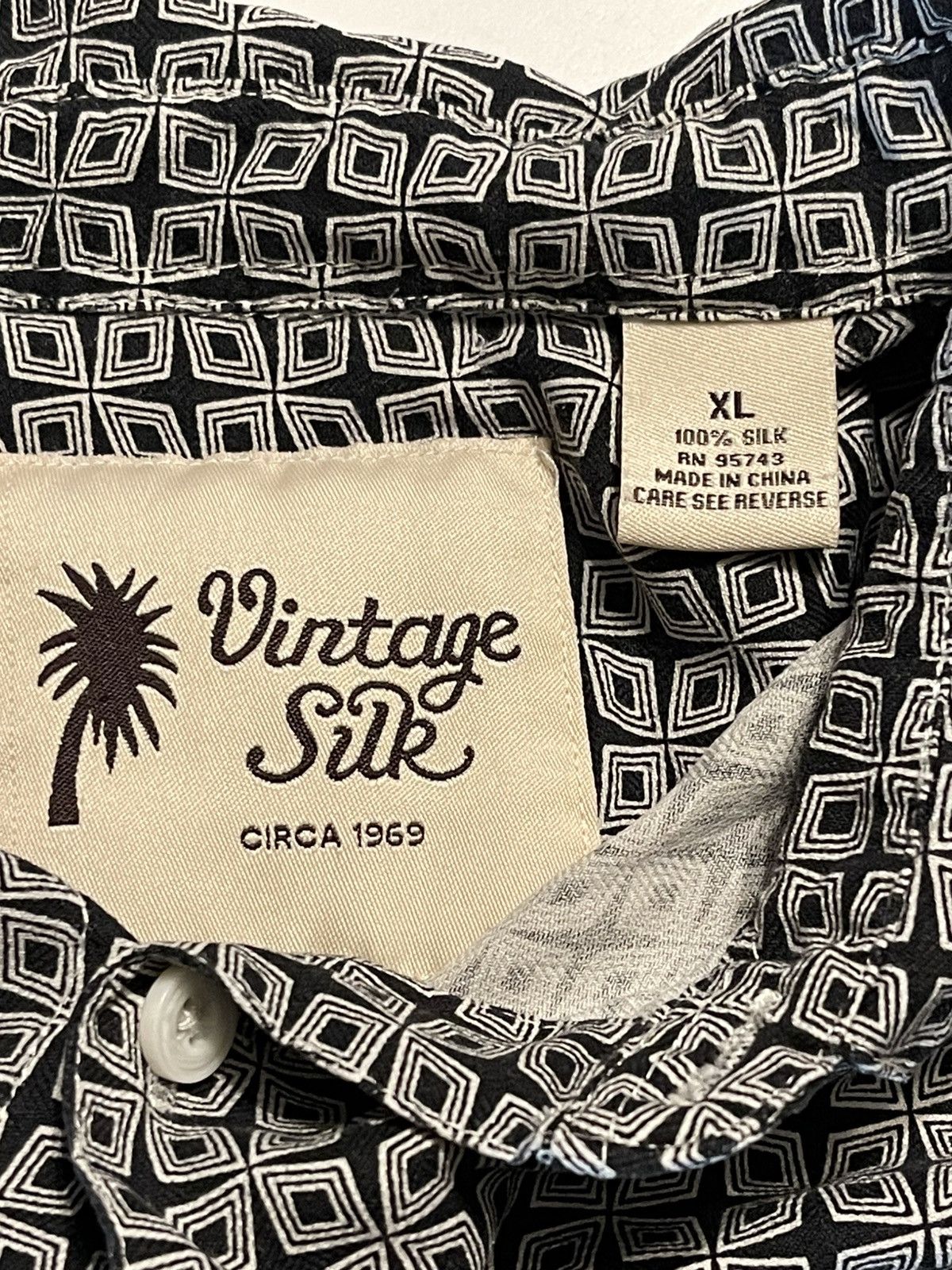 Other Vintage Silk 100% Silk XL Short Sleeve Button Down Shirt Size US XL / EU 56 / 4 - 6 Thumbnail