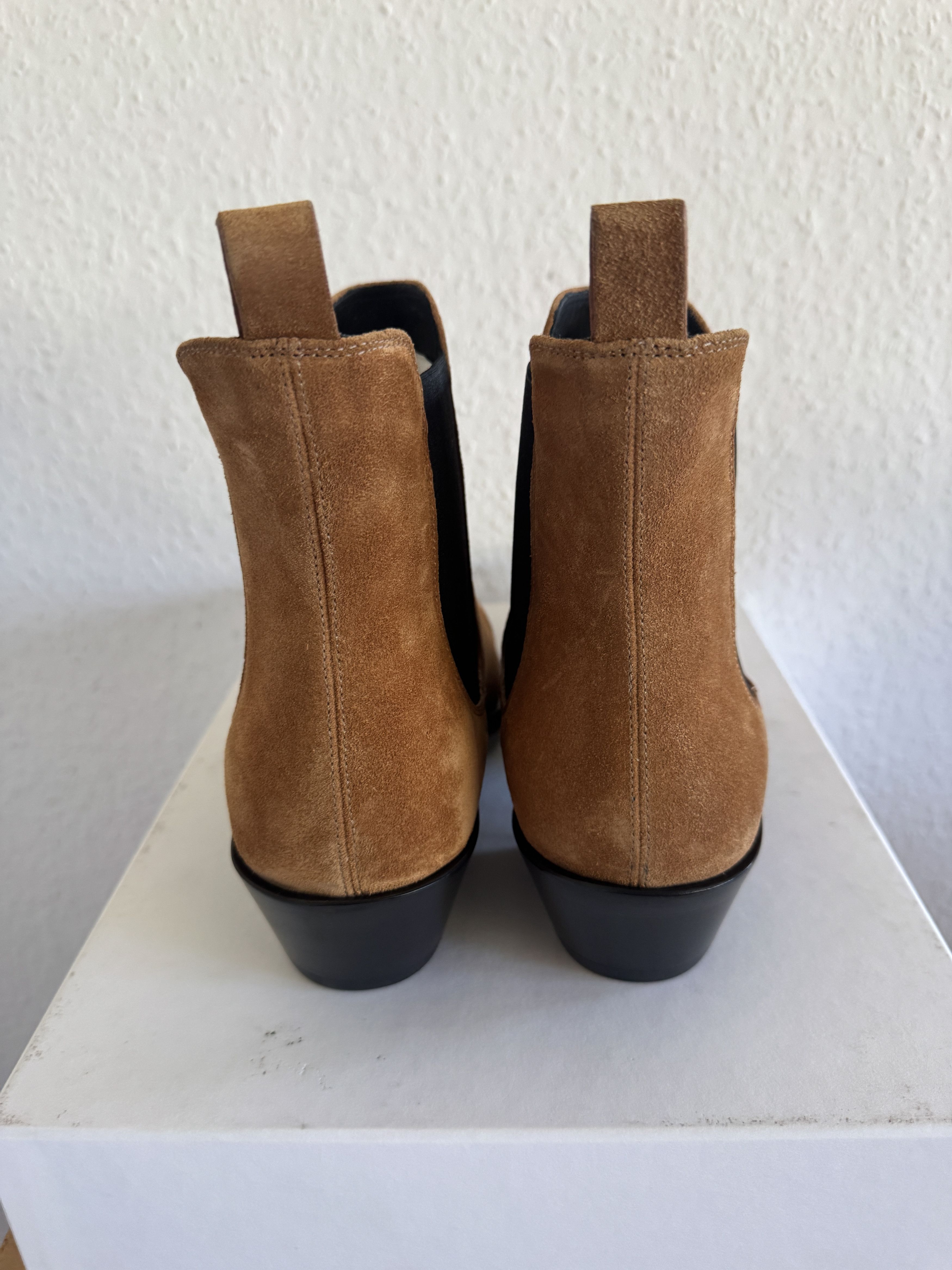 Calvin Klein 205W39NYC Walnut Suede Chelsea Boot Size US 11 / EU 44 - 5 Thumbnail