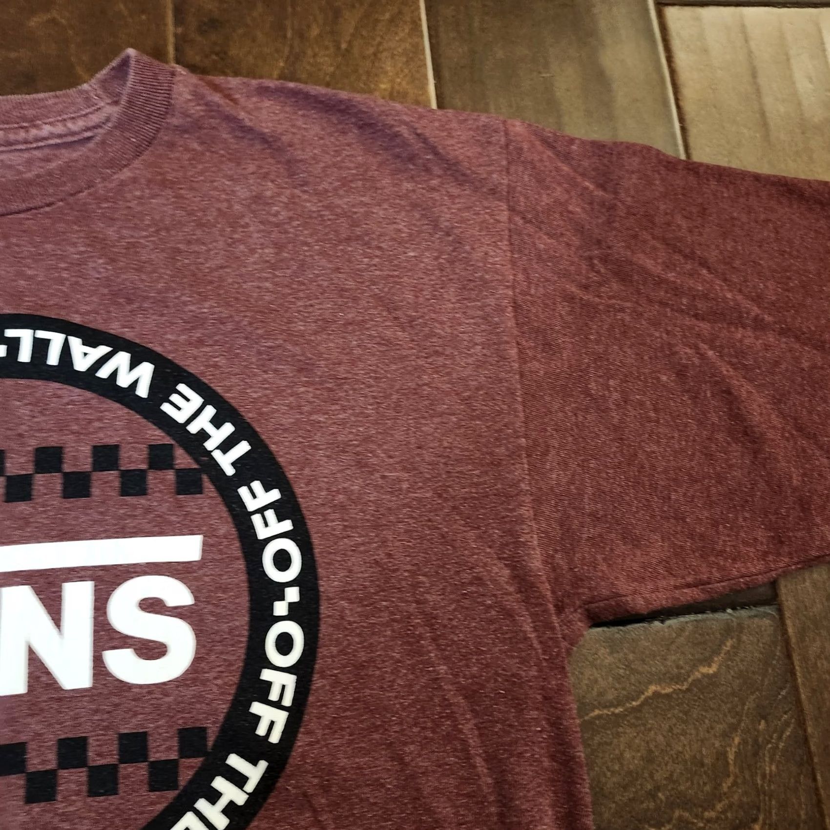 Vans VANS Retro T Shirt Men Red Short Sleeve Off the Wall Tee M Adult Regular Fit Crew Neck Graphic Logo 100% Cotton Knit Vintage: No Size US M / EU 48-50 / 2 - 6 Thumbnail