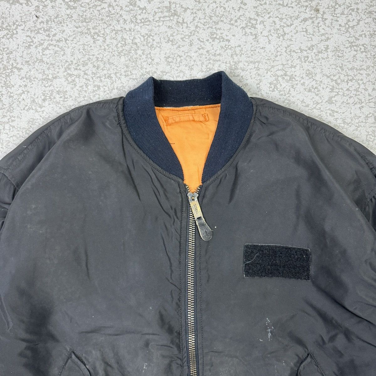 Avirex 🔥Distressed🔥Vintage Avirex Flyer’s Man Intermediate MA-1 Size US XL / EU 56 / 4 - 6 Thumbnail