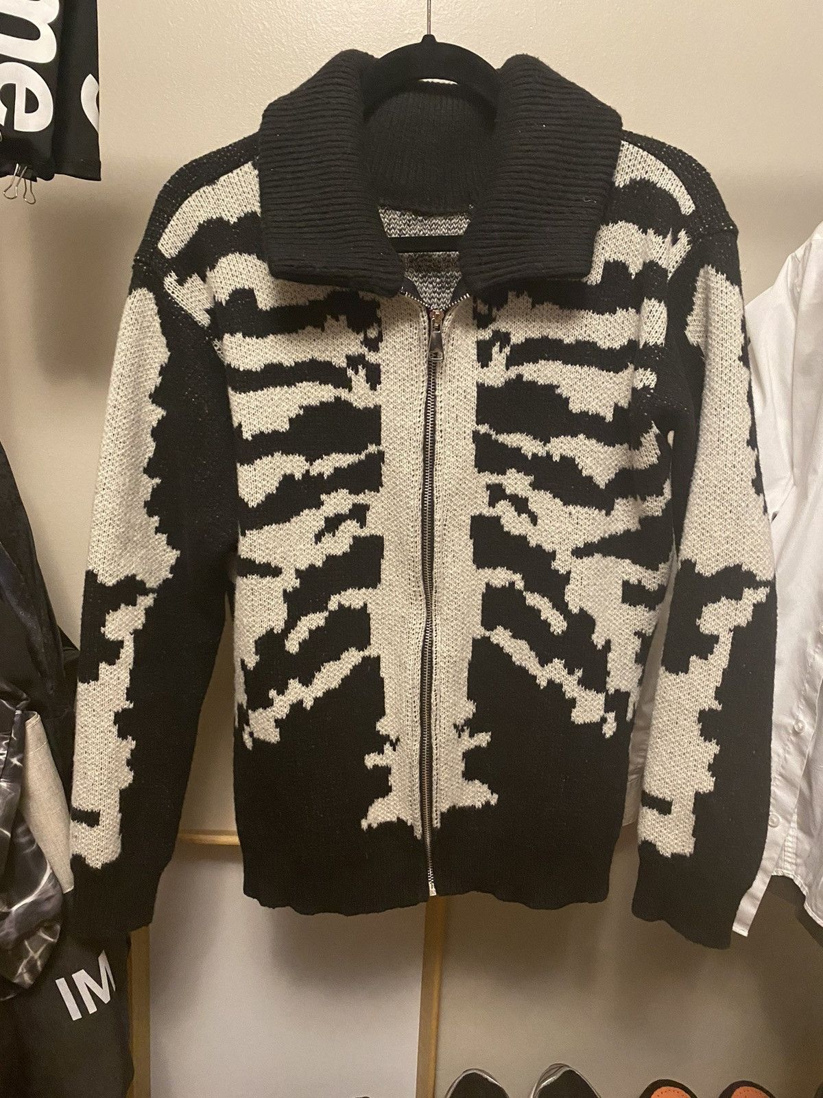 Skeleton Knit Zip