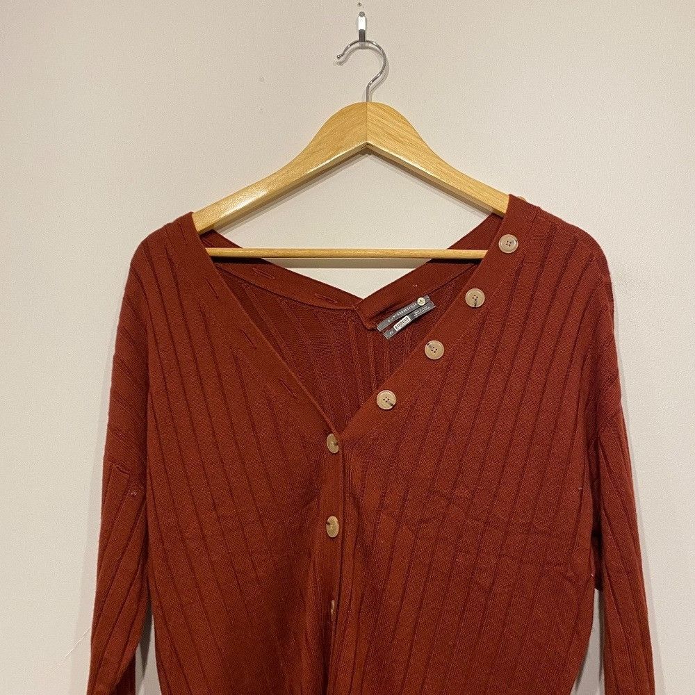 Anthropologie Anthropologie Red Wide Rib Button Back Cardigan Size XS Size XS / US 0-2 / IT 36-38 - 2 Thumbnail