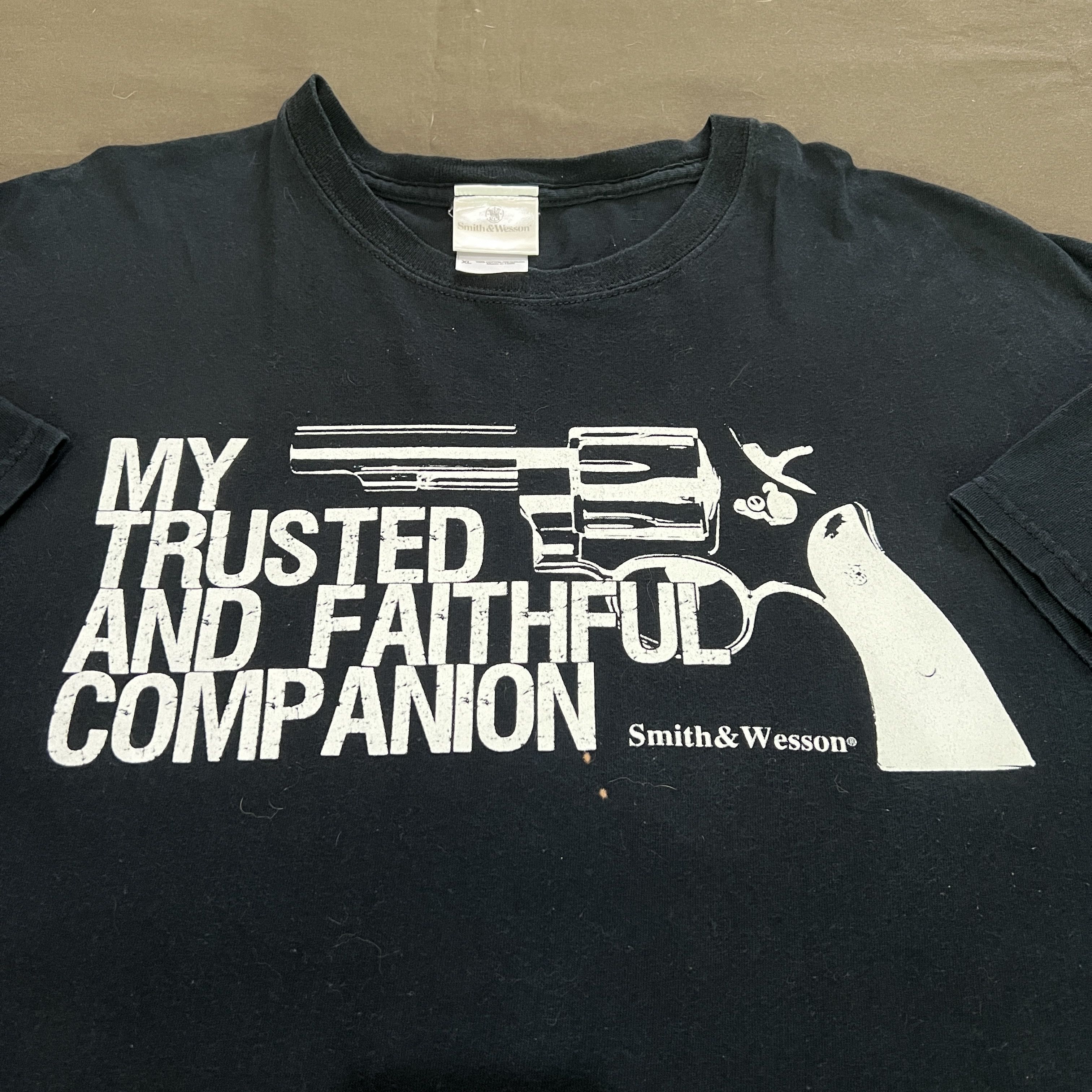 Vintage Vintage Smith And Wesson Gun Company Promo Tee XL 911 Size US XL / EU 56 / 4 - 1 Thumbnail