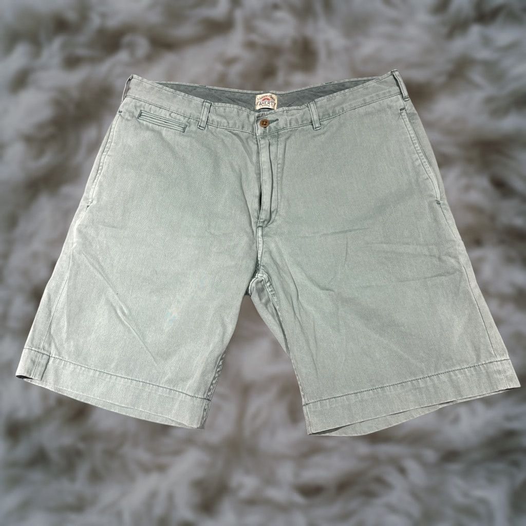 Faherty Faherty Shorts 35 Green Chino 9" Inseam Regular Rise Button Closure Breathable Pockets Casual Preppy USA Men Size US 35 - 1 Thumbnail
