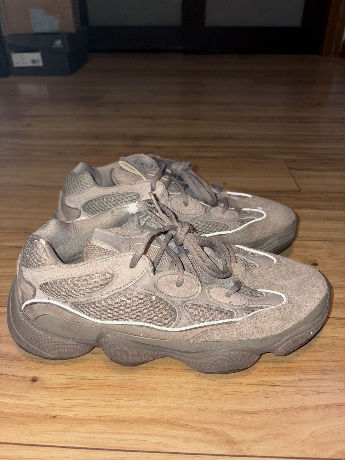 Adidas Yeezy 500 Size US 7.5 / EU 40-41 - 2 Thumbnail