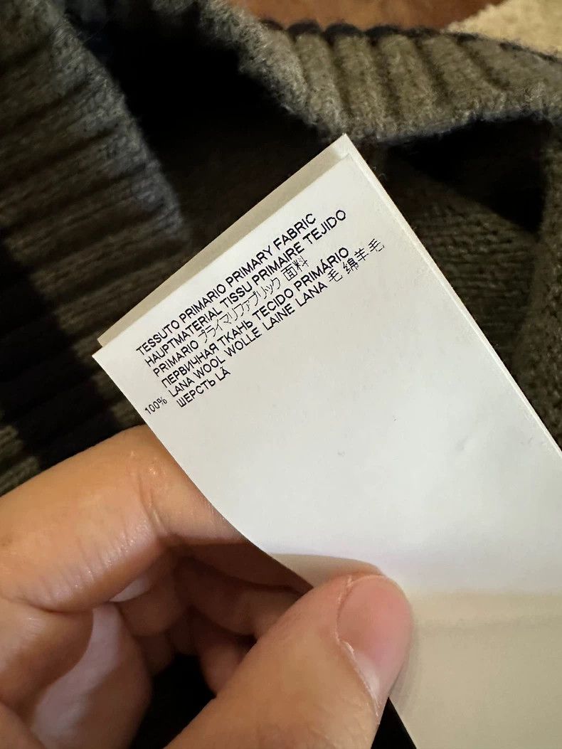 Maison Margiela Maison Margiela V-neck wool sweater Size US S / EU 44-46 / 1 - 6 Thumbnail