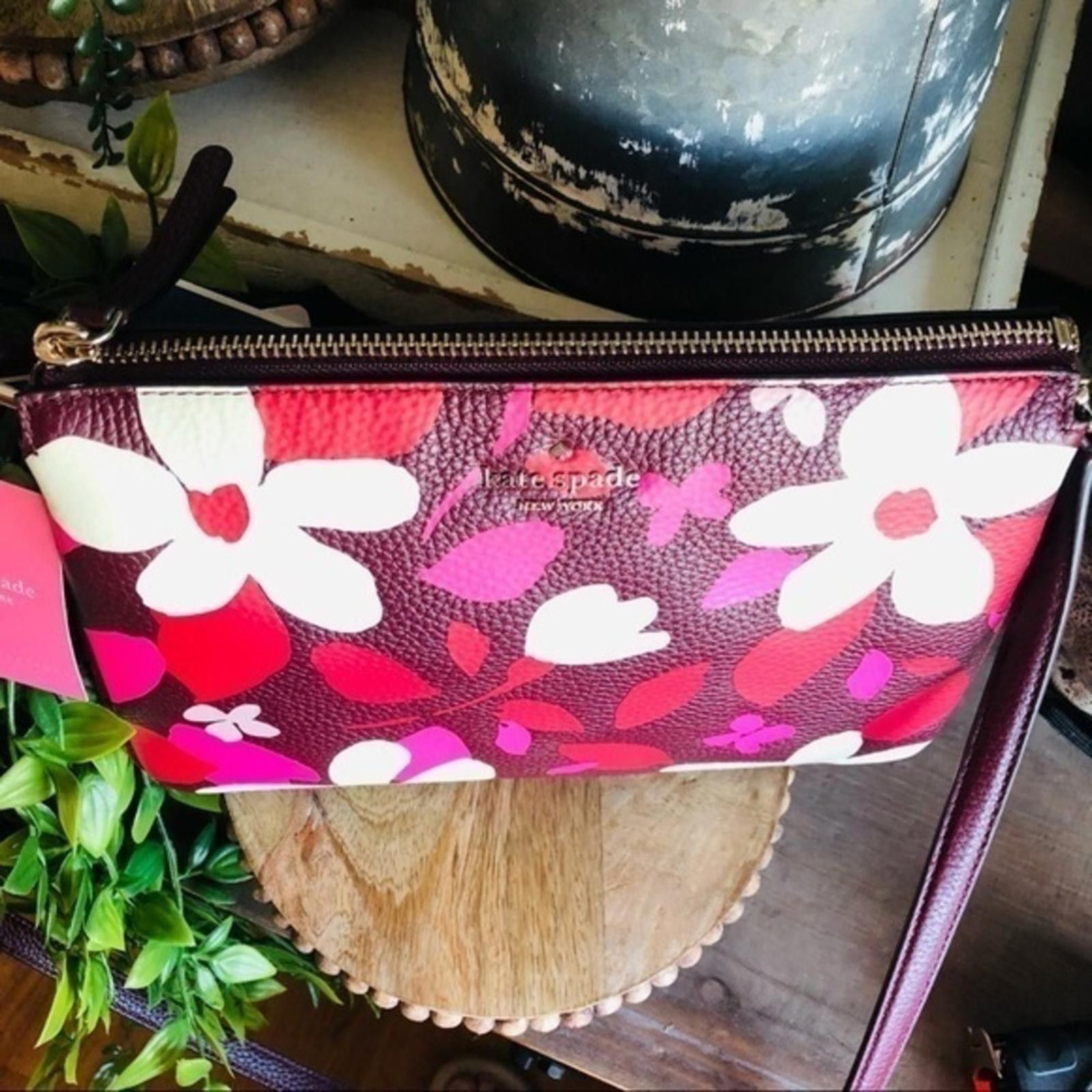 Designer Kate Spade Triple Gusset Floral Crossbody Bag NWT Size ONE SIZE - 2 Thumbnail